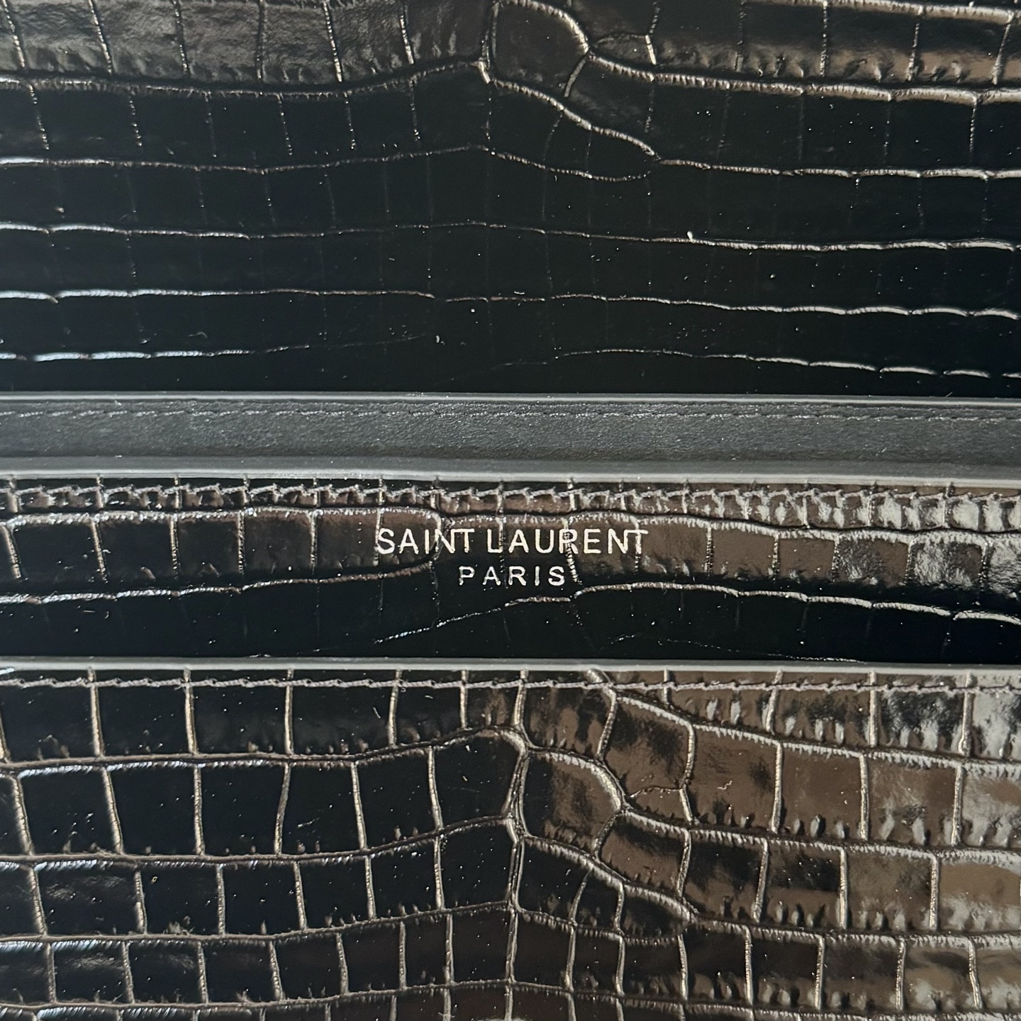 全套包装！Sunset日落包永不过时的款式，特制牛皮鳄鱼纹，包身精致又立体，侧面是小风琴设计，有种低调奢