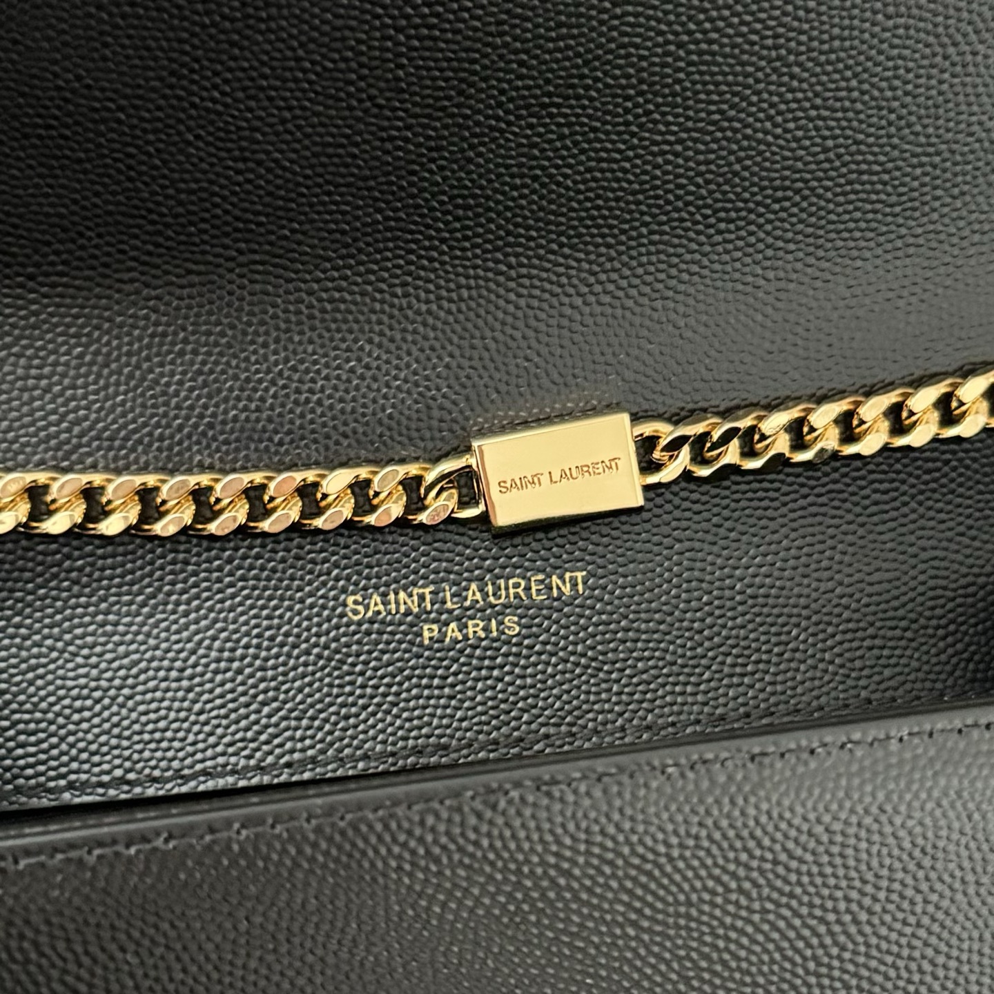 全套包装！Kate中号链条包，采用顶级进口头层鱼子酱牛皮，非常耐磨原版开模定制五金，经典百搭，永不过时款