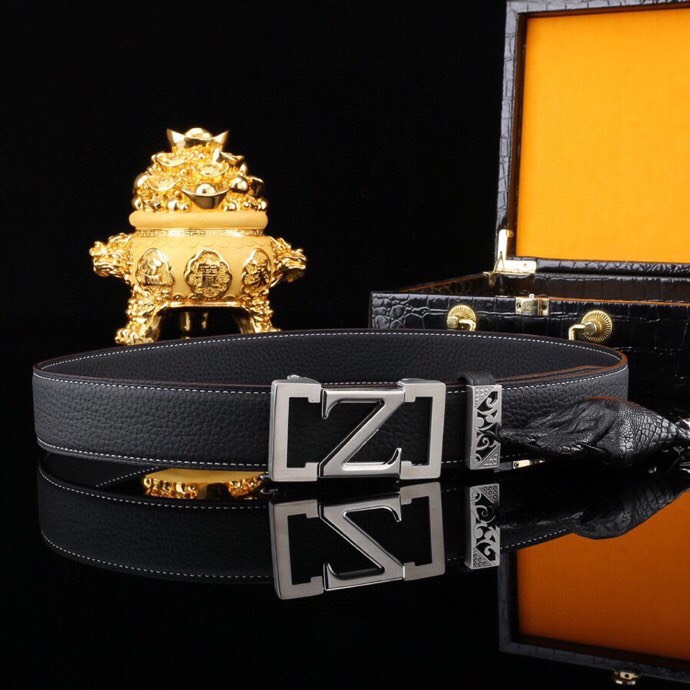 💎杰尼家(Zeg*a)原厂高定真皮自动扣腰带💎
🌟海关精品原单·配真鳄鱼爪招财挂饰🌟
▫意大利双面头层牛皮
▫35mm正装黄金宽度
▫独创双面纹路设计
· 镜面压纹|荔枝纹路·
▫标志性Z字型内穿自动扣
▫可调节长度(95cm-125cm )
🔥现货附赠:
▫鳄鱼纹珍藏木盒包装
▫招财鳄鱼爪挂饰一支
「穿搭点睛」商务休闲皆可驾驭,细节处见真章。
📦顺丰特快·
👉私询免打扰价
/ 男士奢侈品 / 轻奢配饰 / 高端定制
p260