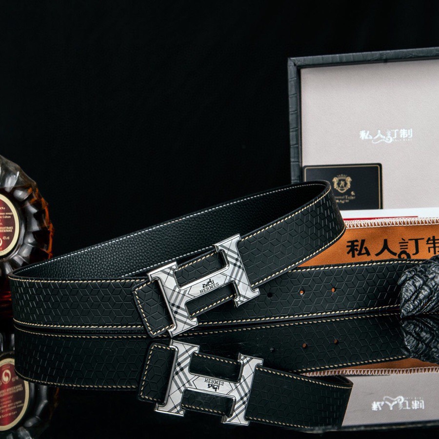 🌟【男士品位之选】爱马家商务休闲真皮腰带🌟

✨ 经典H扣｜头层小牛皮｜百搭38mm宽度

▎💼 一皮带·多场合

✔进口双面头层牛皮，柔韧细腻｜久用如新

✔精钢真空电镀H扣｜耐磨保色｜细节见奢

✔3.8cm黄金宽度｜商务休闲两相宜｜多色可选

▎🎁 礼遇升级

👉 附赠鳄鱼纹木制礼盒，自用显格调，送礼更有面！

💡 高净值男士标配｜品质生活从细节开始

🔥点击秒杀👉P240

#男士穿搭 #轻奢配饰 #商务必备