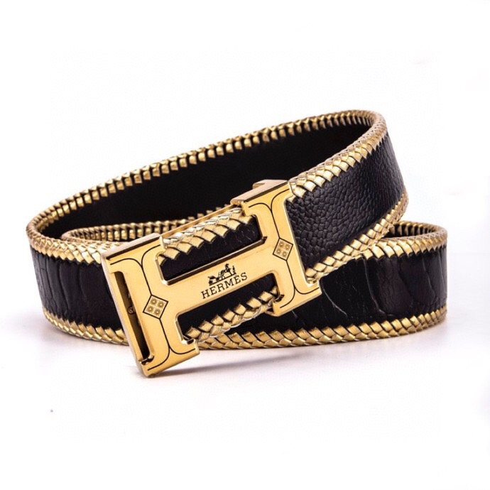 爱马家 经典男士腰带&middot;匠心臻品系列-手工工艺风格&middot;手工编织男士腰带
采用爱马家传统编织工艺，纯手工制作，每位匠人日均仅能完成2条，彰显稀缺价值。
精选进口头层牛皮，3.8cm标准宽度.
精钢电镀镀层扣头， 精钢镀层扣头，经久耐磨不褪色，经典H扣设计.
&radic; 原装礼盒包装套装（附全套配件）
&radic; 同步新款，原厂皮料工艺
皮质经过特殊处理，杜绝开裂变形.
专为高端人士打造的商务轻奢单品.p290