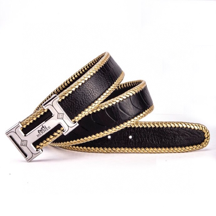 爱马家 经典男士腰带&middot;匠心臻品系列-手工工艺风格&middot;手工编织男士腰带
采用爱马家传统编织工艺，纯手工制作，每位匠人日均仅能完成2条，彰显稀缺价值。
精选进口头层牛皮，3.8cm标准宽度.
精钢电镀镀层扣头， 精钢镀层扣头，经久耐磨不褪色，经典H扣设计.
&radic; 原装礼盒包装套装（附全套配件）
&radic; 同步新款，原厂皮料工艺
皮质经过特殊处理，杜绝开裂变形.
专为高端人士打造的商务轻奢单品.p290