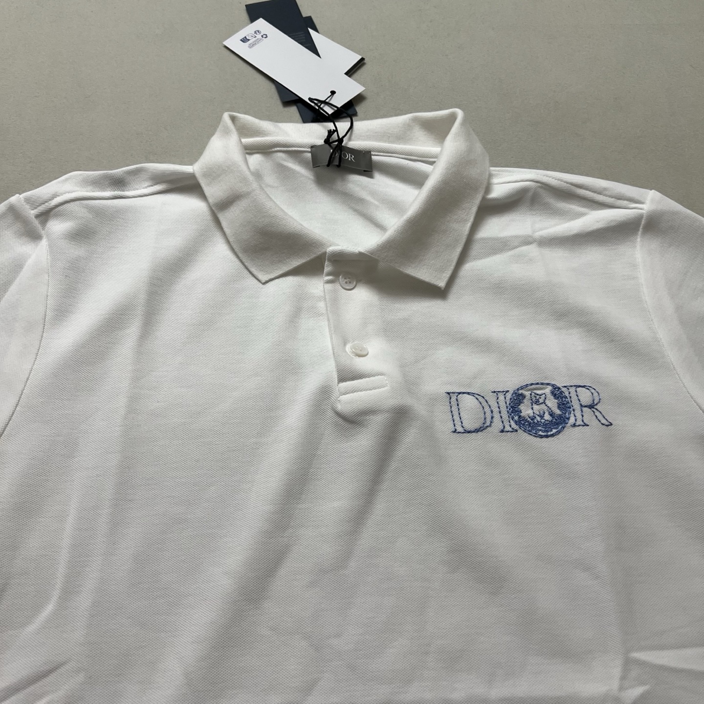 85💰（编号101）
亏本福利⚠️非质量问题不退不换
Dior猫字母Polo短袖
