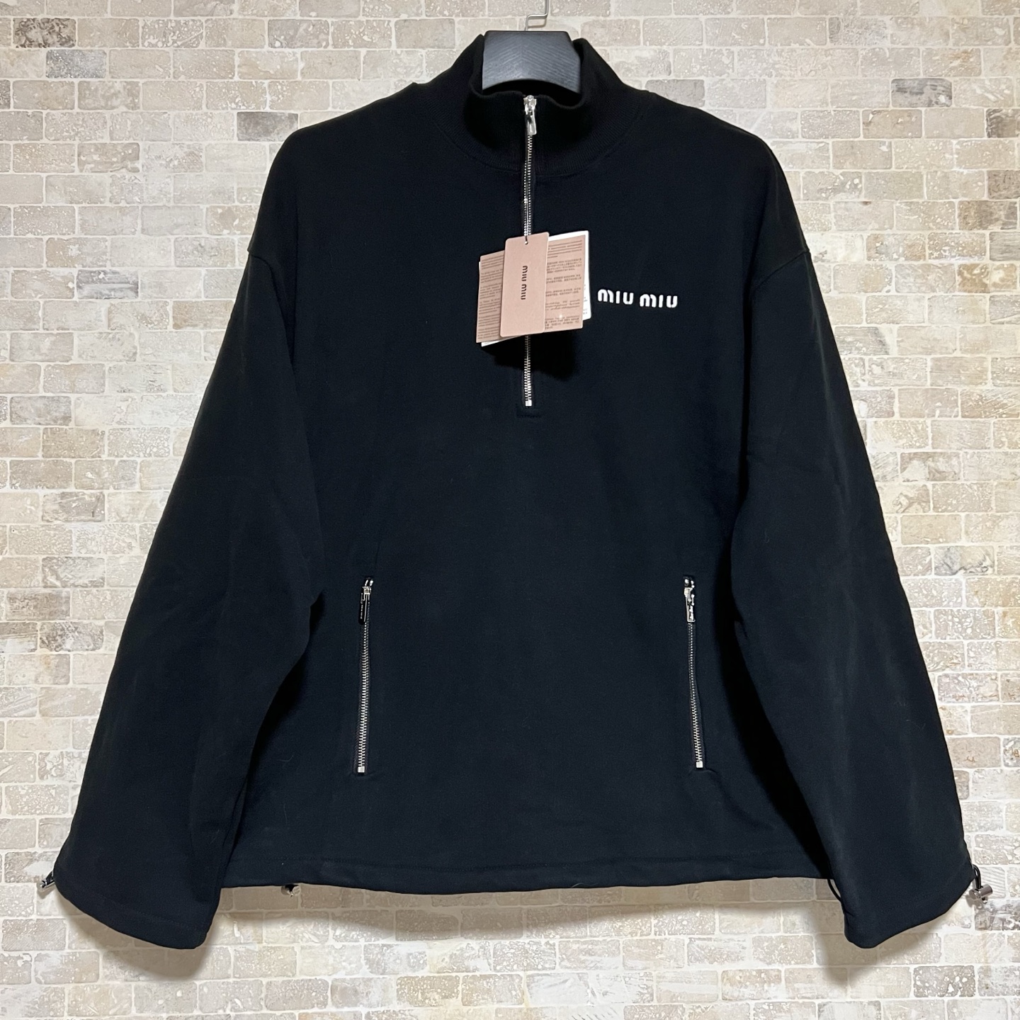 385💰（编号101）
MiuMiu MIU MIU缪缪 Logo字母抓绒拉链高领长袖卫衣 黑色半拉链小字母毛圈外套
男女同款 