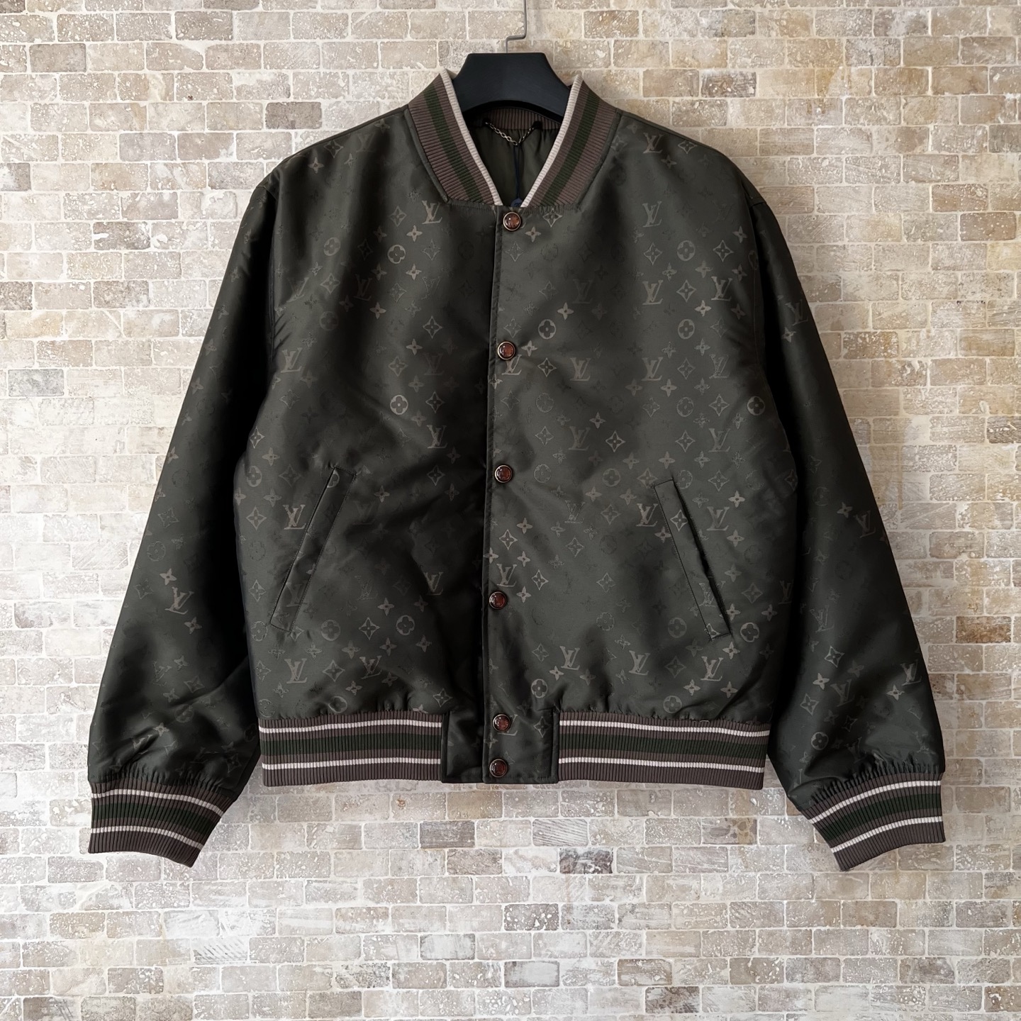 _dy69sqhfPMhEe1KLZlWVaF4lR-mg2k5sOQgOQCA