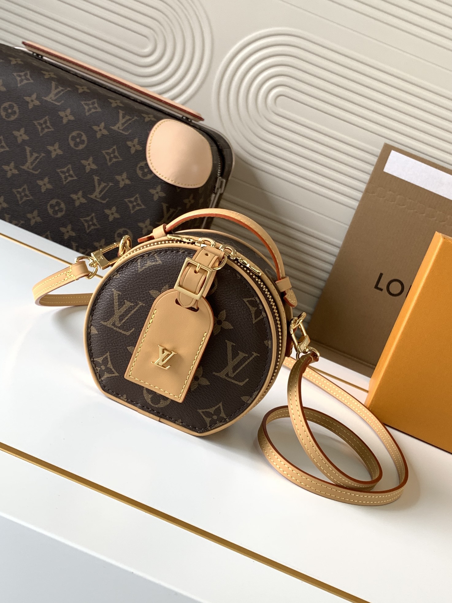 P330 [Chip dinámico] M44699 Parte superior de presbicia Orden original [Foto real de fondo exclusiva] Este bolso Mini B…