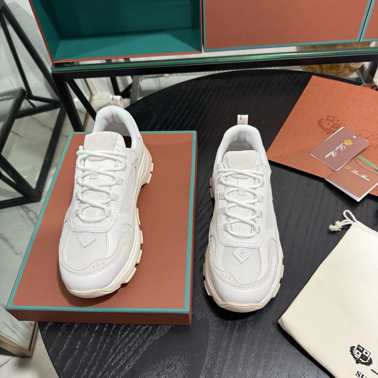 로로피아나 러닝화 원공장 레플리카 4382