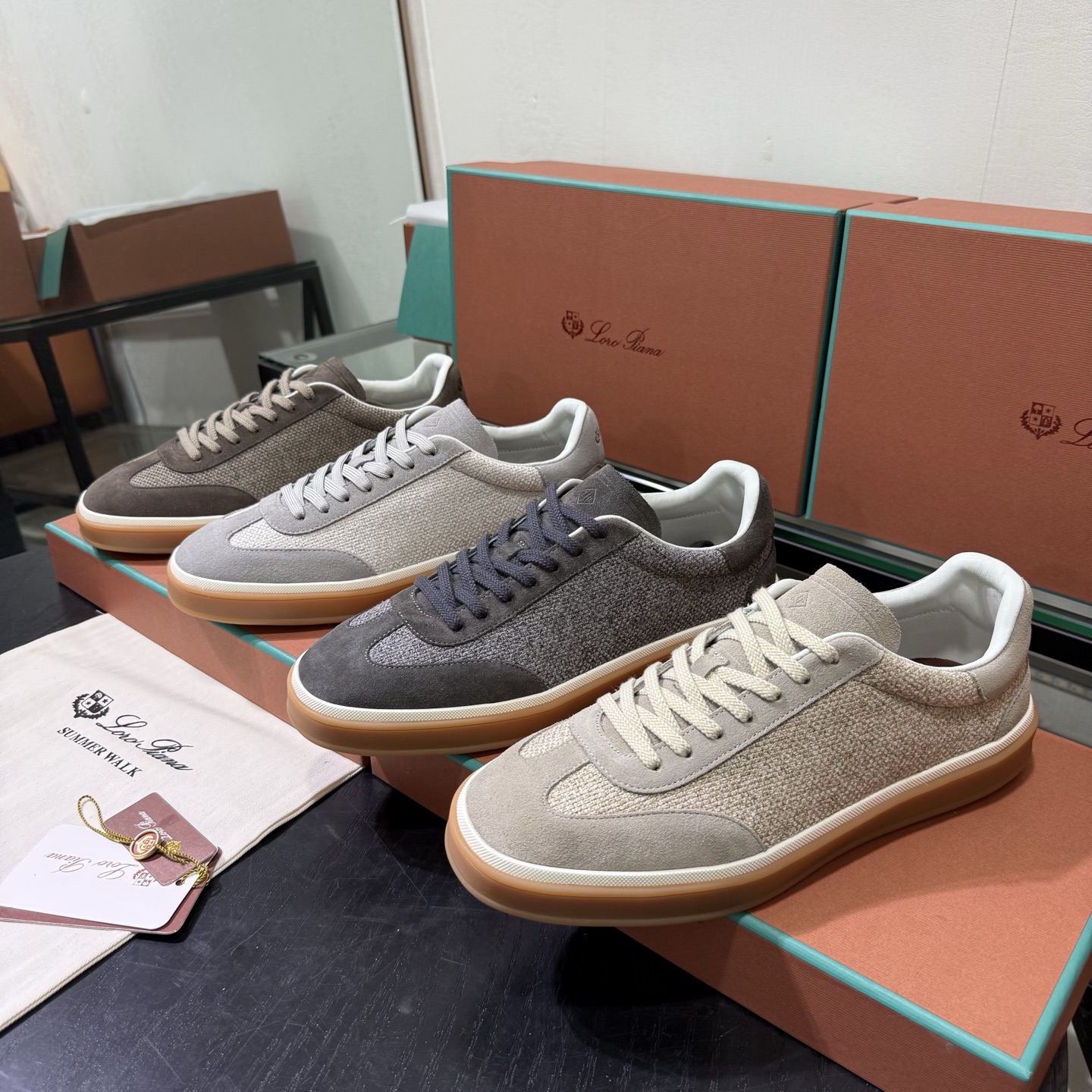 Loro Piana 诺悠翩雅Tennis walk系列 LP德训鞋 休闲 运动鞋 板鞋，全套包装高货品质

Size：女36-40，男38-45，46 可定