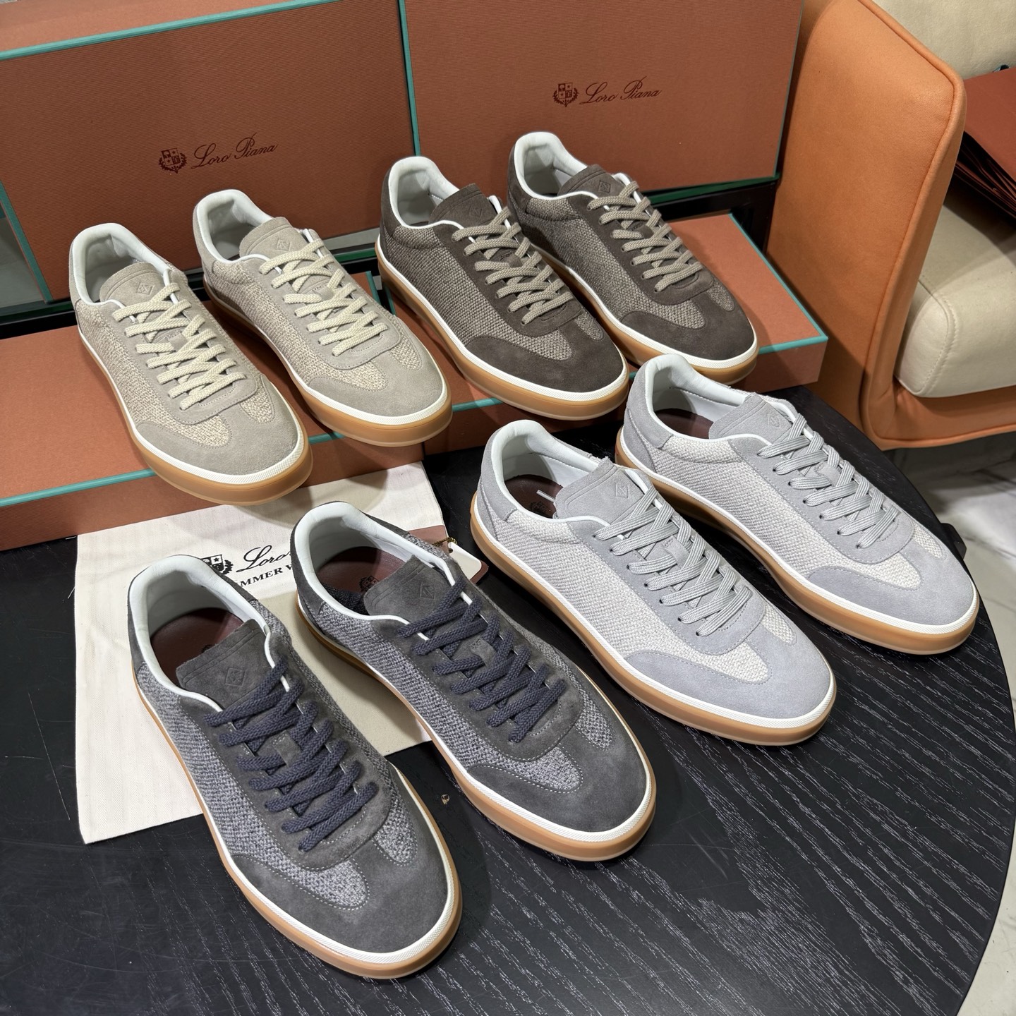 Loro Piana 诺悠翩雅Tennis walk系列 LP德训鞋 休闲 运动鞋 板鞋，全套包装高货品质

Size：女36-40，男38-45，46 可定