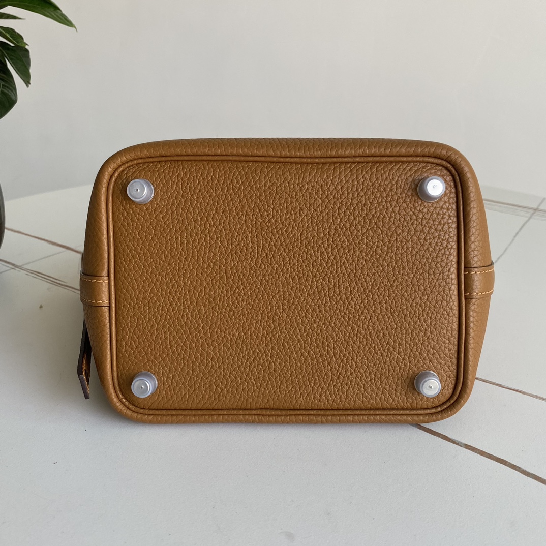 Hermes Style Leather Bag style reference detail image 8 from source 763149