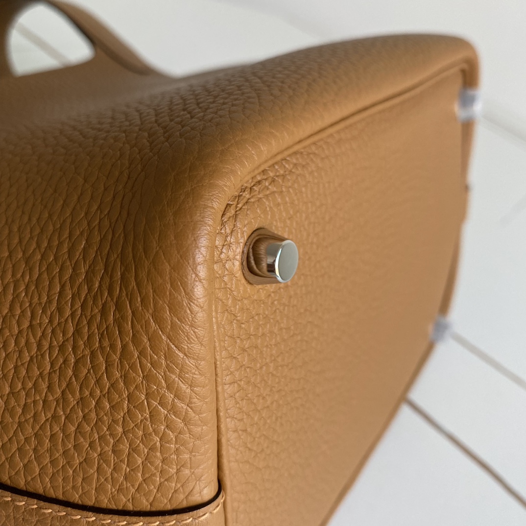 Hermes Style Leather Bag style reference detail image 7 from source 763149