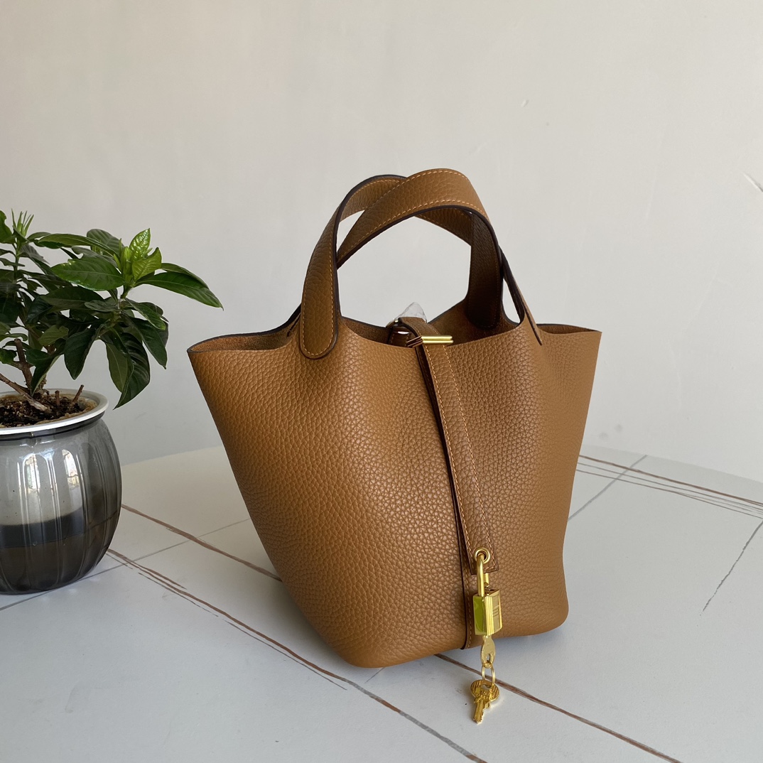 Hermes Style Leather Bag style reference detail image 2 from source 763148