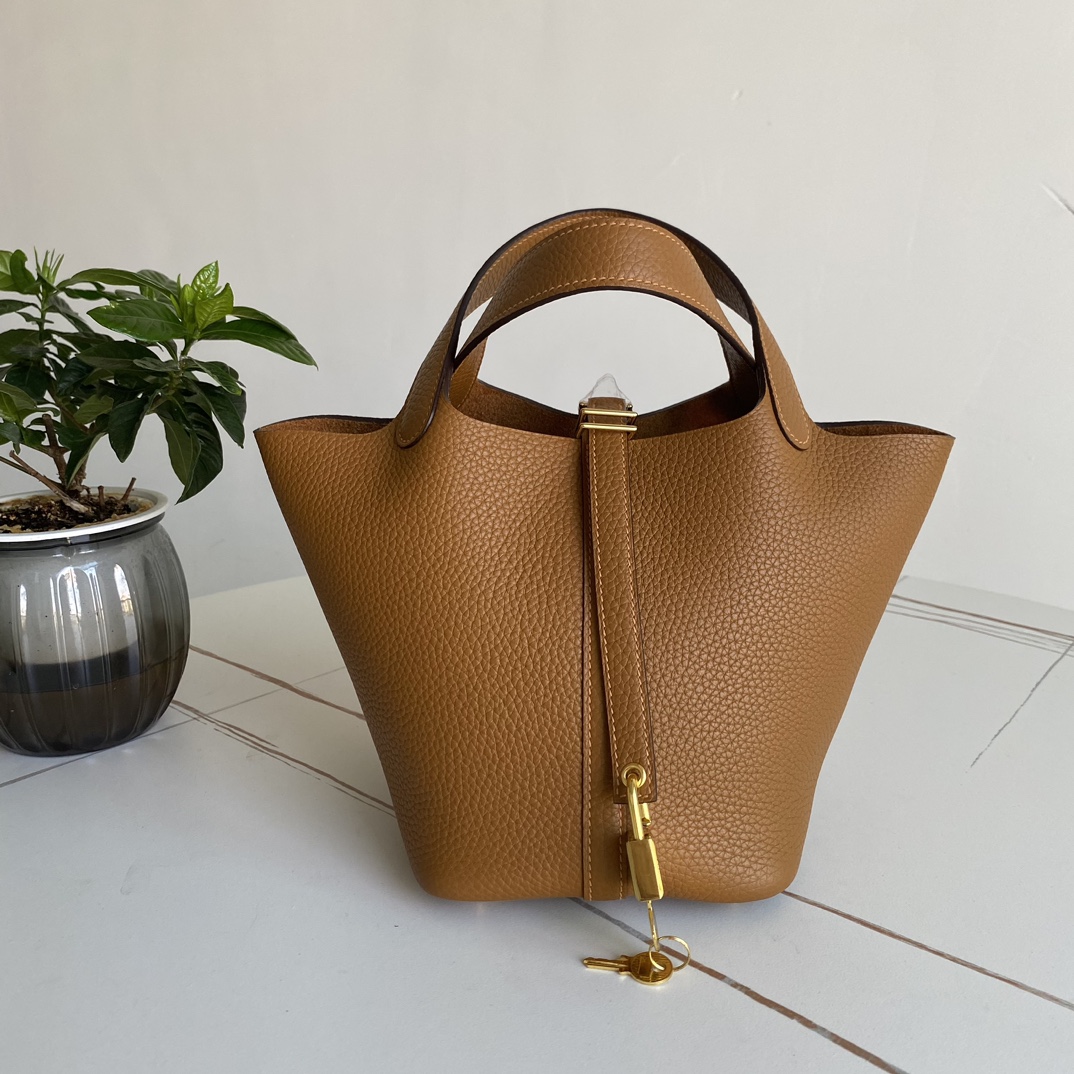 Hermes Style Leather Bag style reference detail image 1 from source 763148