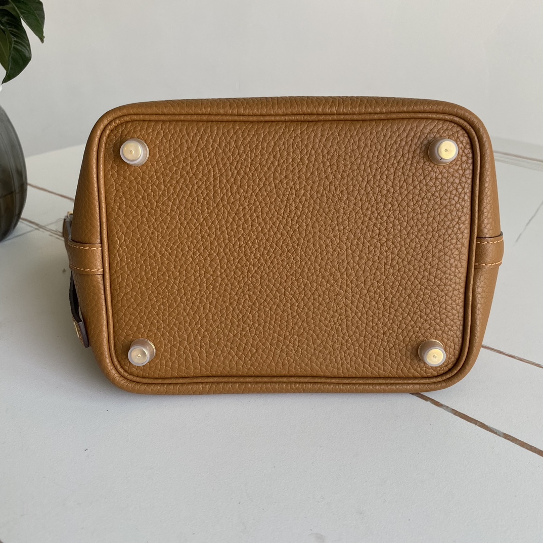 Hermes Style Leather Bag style reference detail image 9 from source 763148