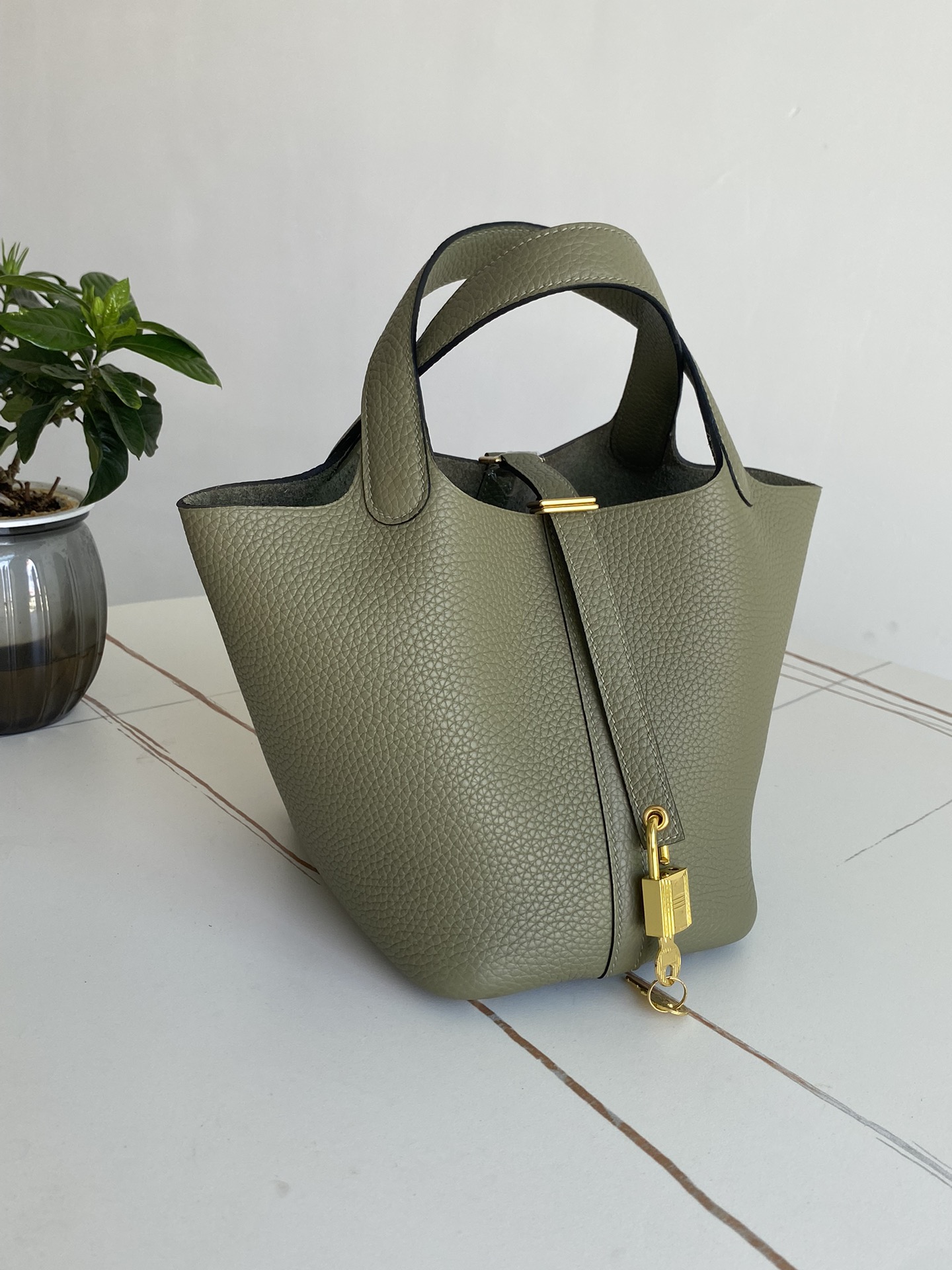 Hermes Style Leather Bag style reference detail image 2 from source 763147