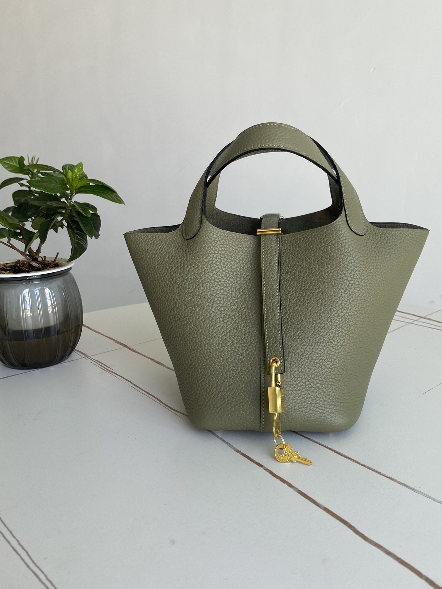 Hermes Style Leather Bag style reference detail image 1 from source 763147