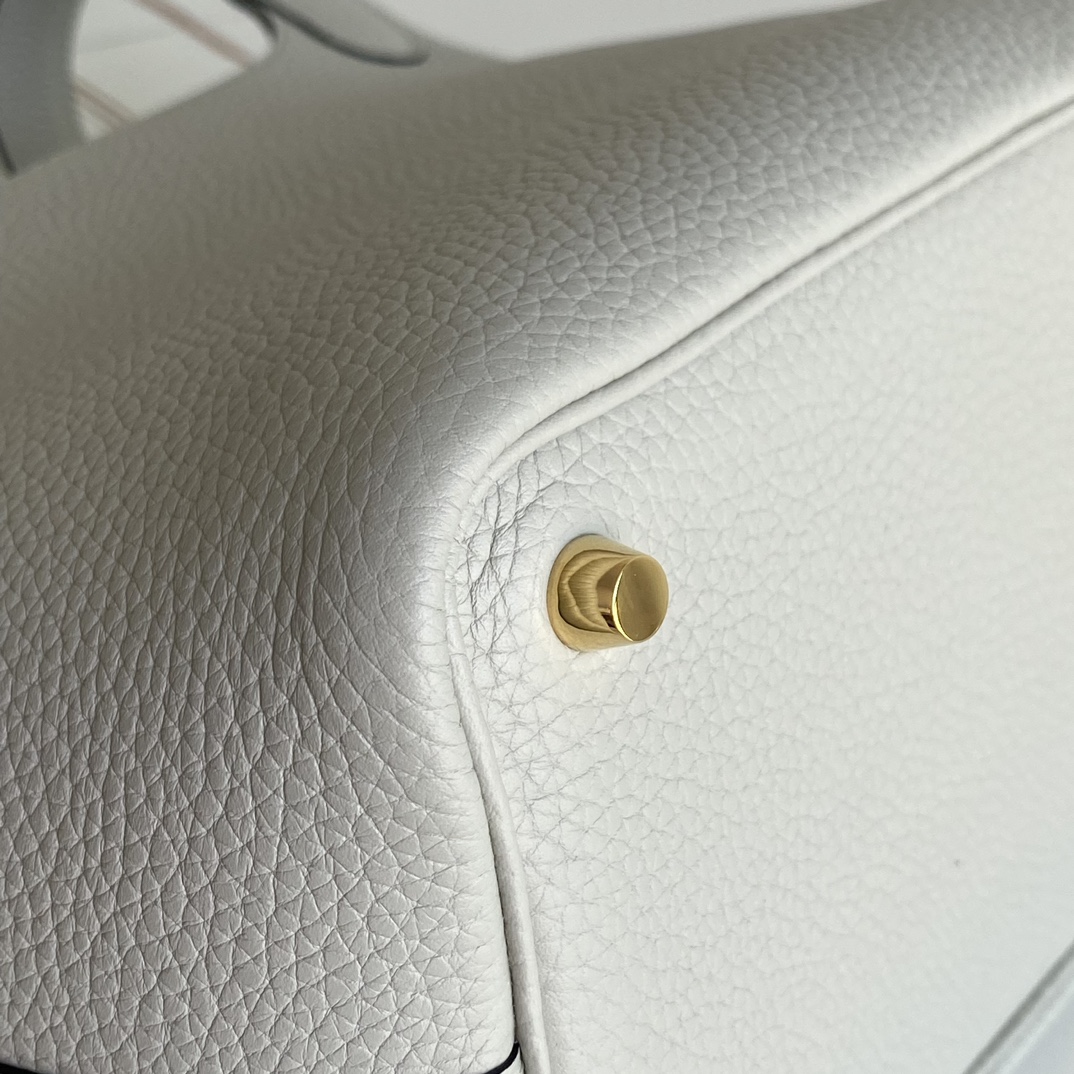 Hermes Style Leather Bag style reference detail image 7 from source 763146
