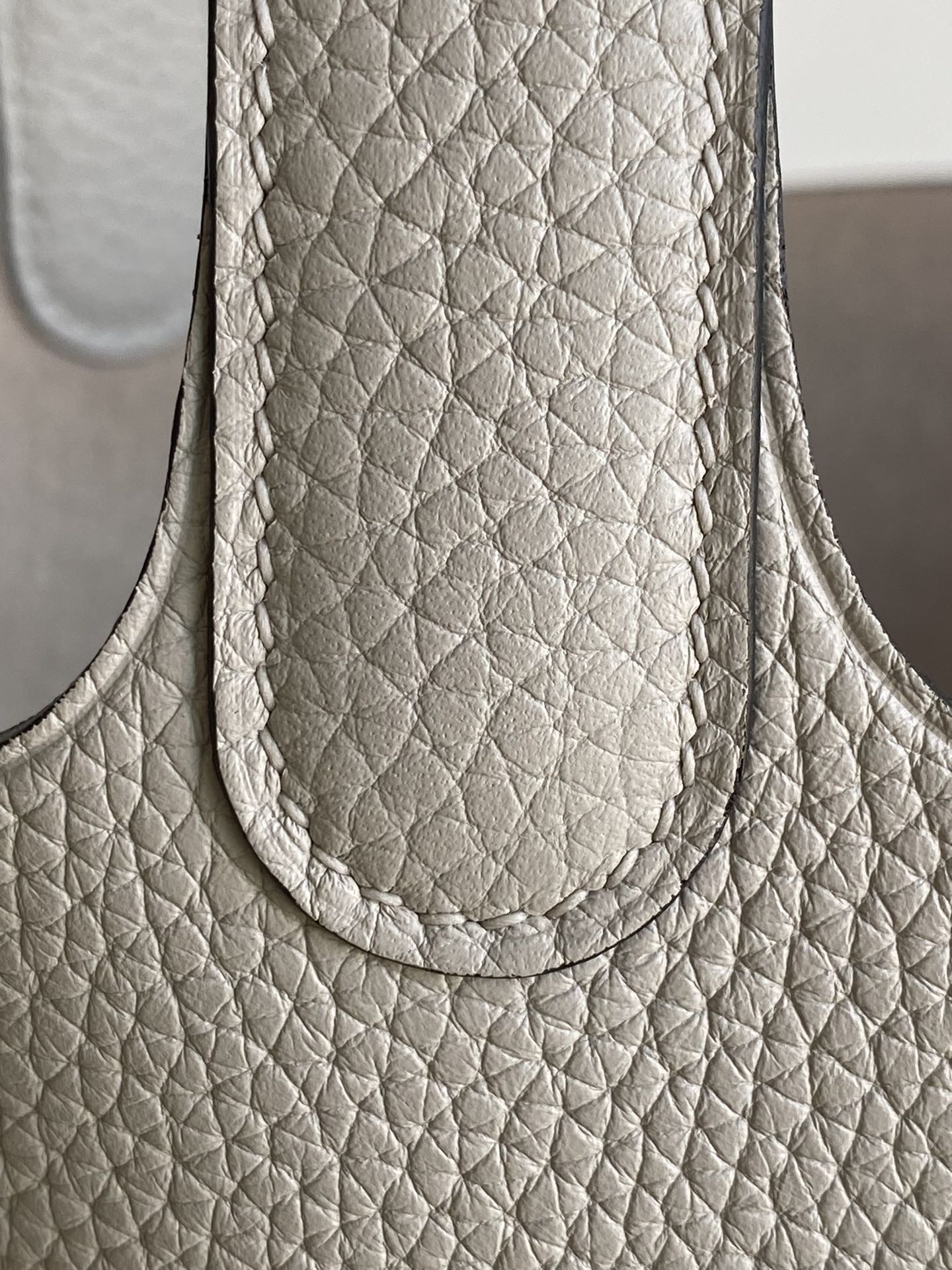 Hermes Style Leather Bag style reference detail image 9 from source 763146