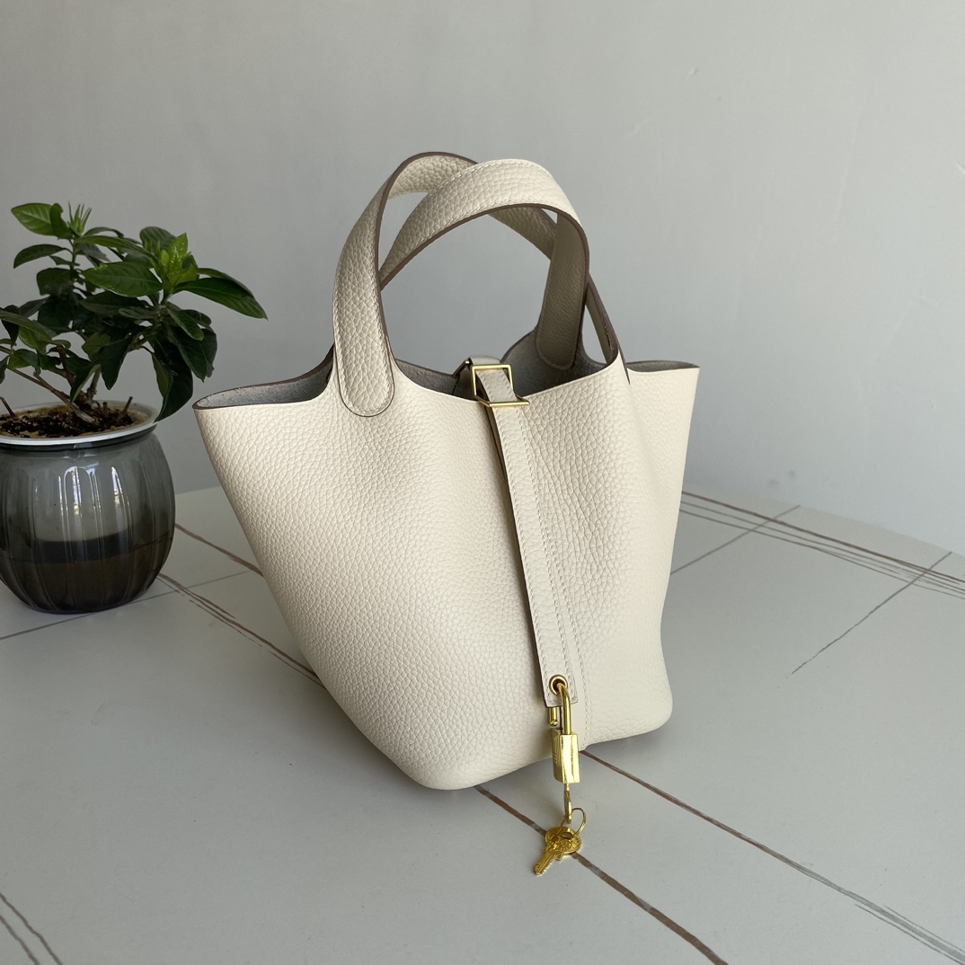 Hermes Style Leather Bag style reference detail image 2 from source 763145
