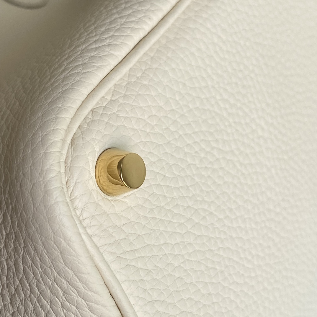 Hermes Style Leather Bag style reference detail image 8 from source 763145