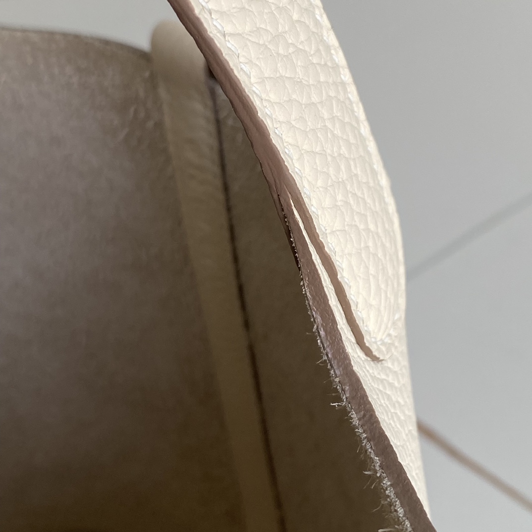Hermes Style Leather Bag style reference detail image 7 from source 763145