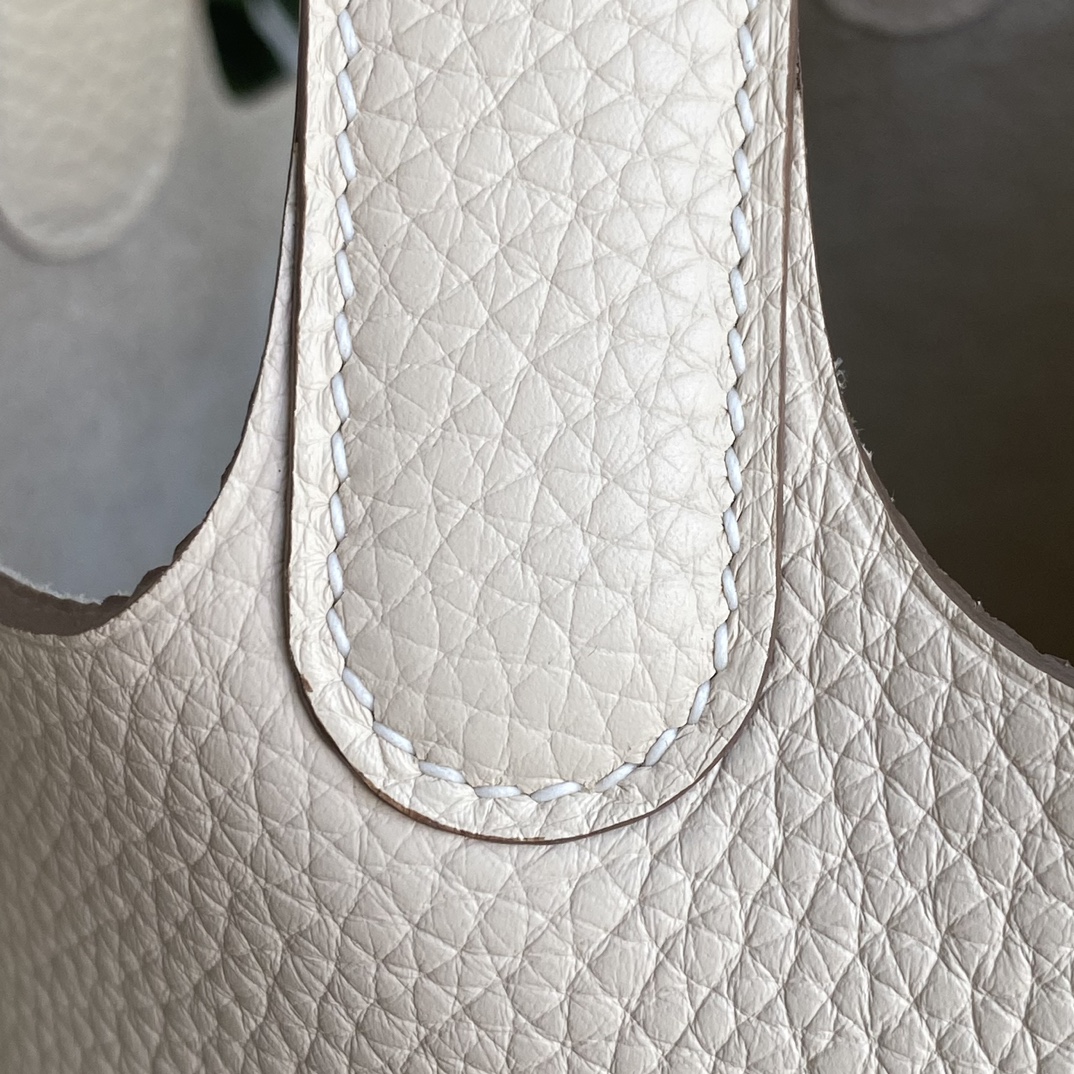 Hermes Style Leather Bag style reference detail image 6 from source 763145