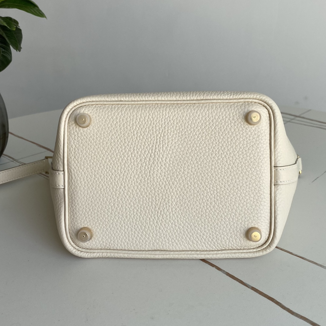 Hermes Style Leather Bag style reference detail image 9 from source 763145