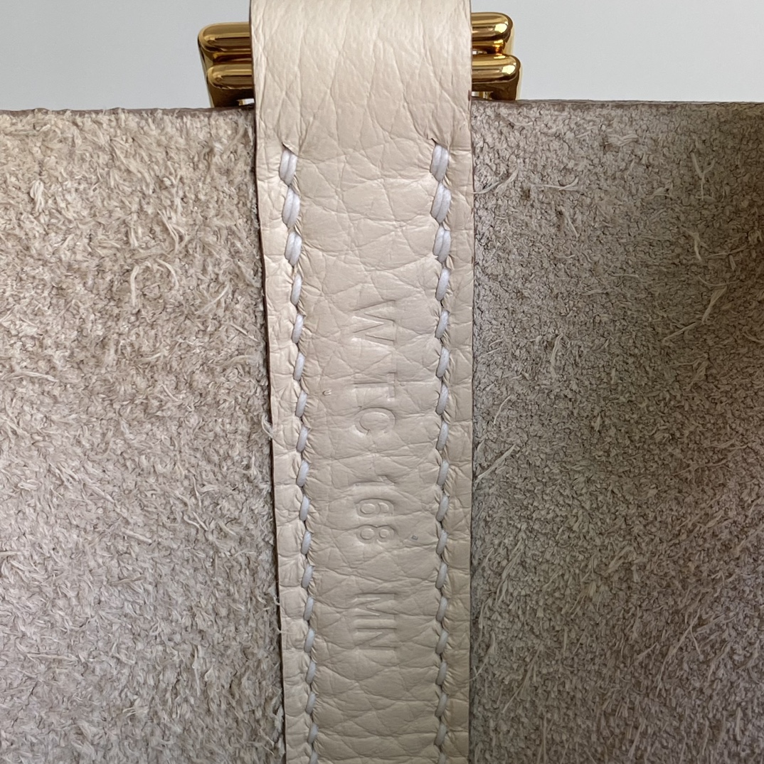 Hermes Style Leather Bag style reference detail image 5 from source 763145