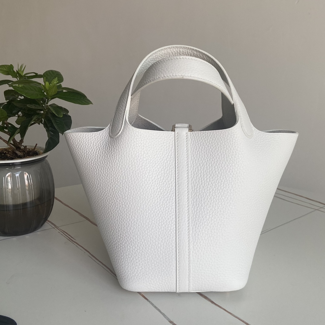 Hermes Style Leather Bag style reference detail image 3 from source 763144
