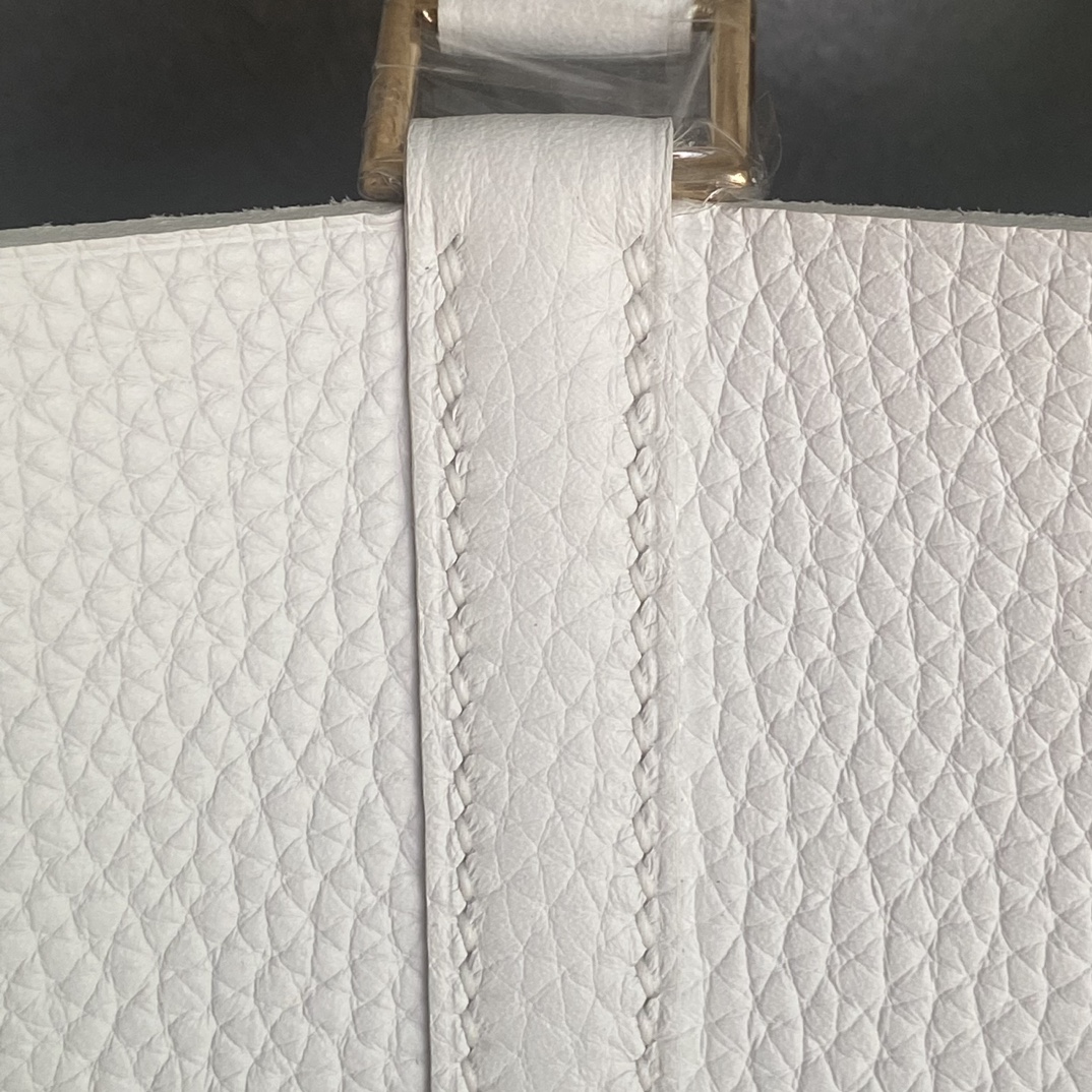 Hermes Style Leather Bag style reference detail image 4 from source 763144
