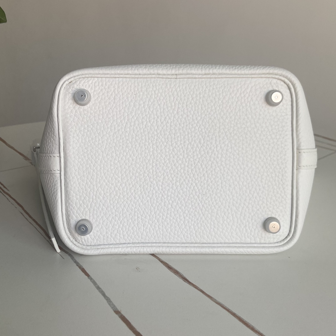 Hermes Style Leather Bag style reference detail image 9 from source 763143