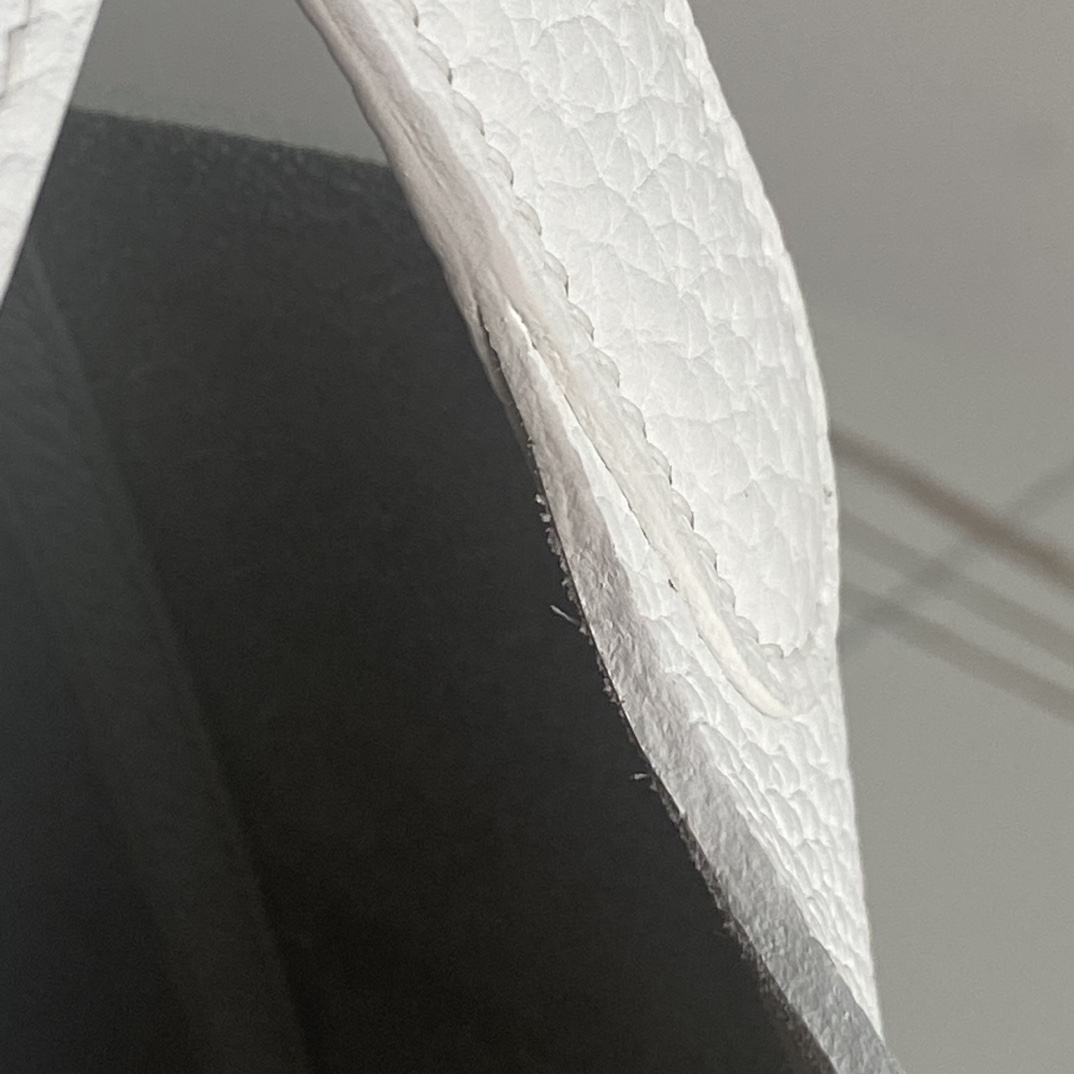 Hermes Style Leather Bag style reference detail image 5 from source 763143