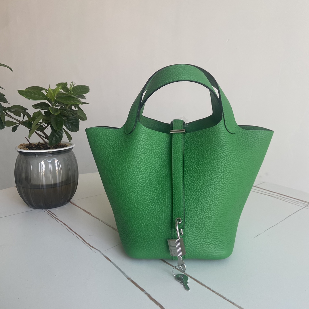Hermes Style Leather Bag style reference detail image 1 from source 763141
