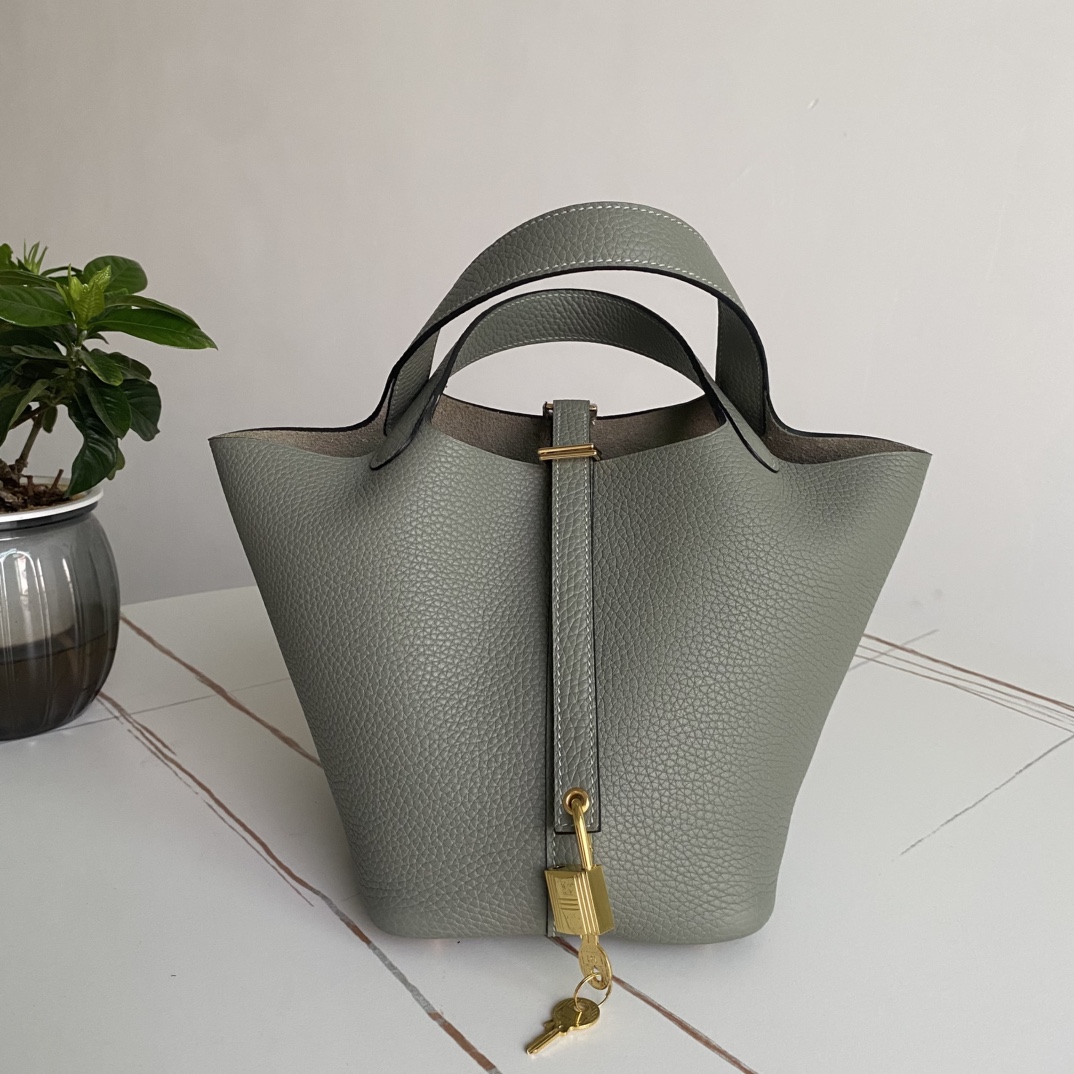 Hermes Style Leather Bag style reference detail image 1 from source 763140