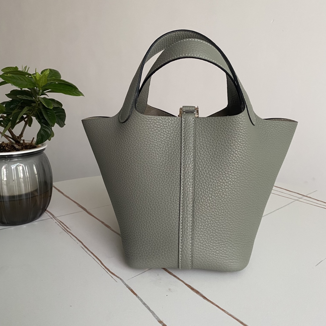 Hermes Style Leather Bag style reference detail image 2 from source 763140