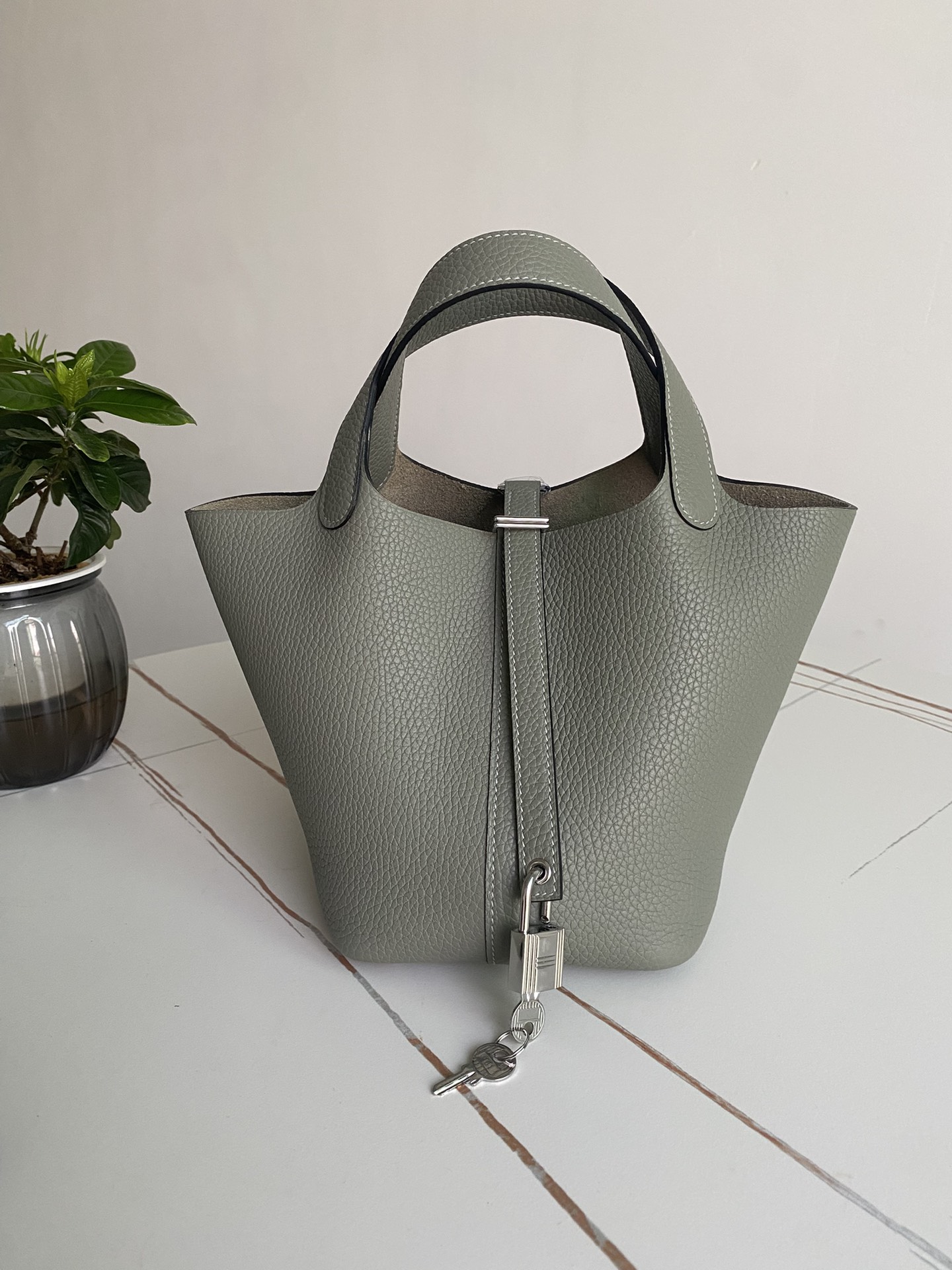 Hermes Style Leather Bag style reference detail image 1 from source 763139