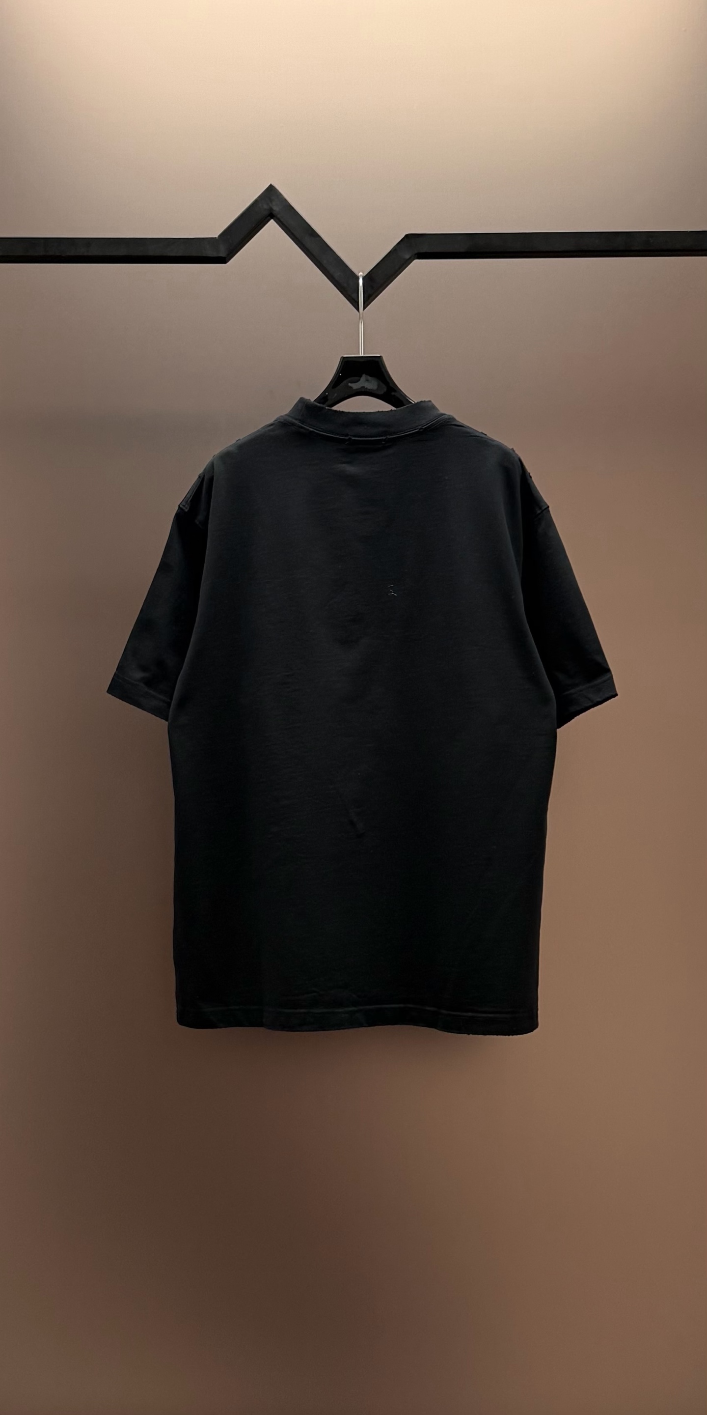 Dior 品牌：Dior迪奥 25SS最新 Dior贴布刺绣工艺短袖T恤，品牌元素标志性刺绣Logo 彰显品牌魅力