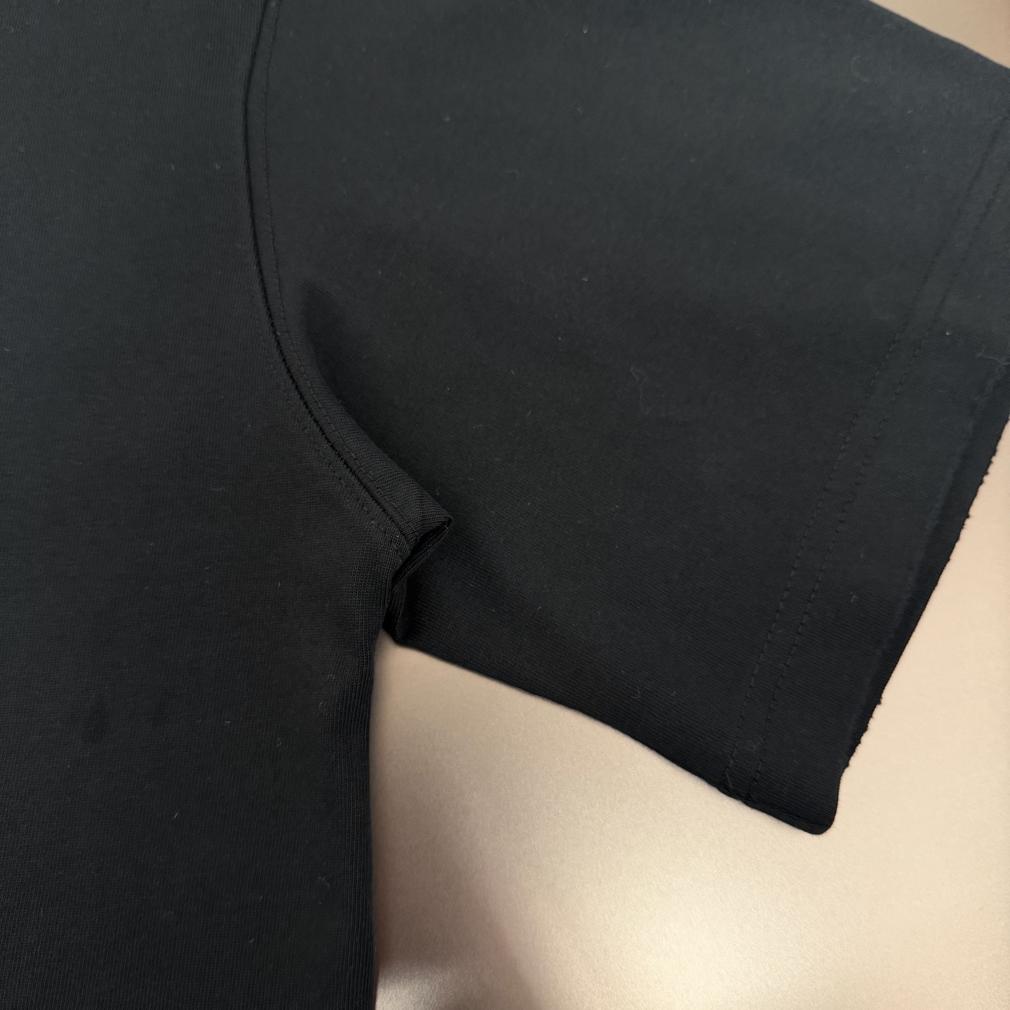 Dior 品牌：Dior迪奥 25SS最新 Dior贴布刺绣工艺短袖T恤，品牌元素标志性刺绣Logo 彰显品牌魅力