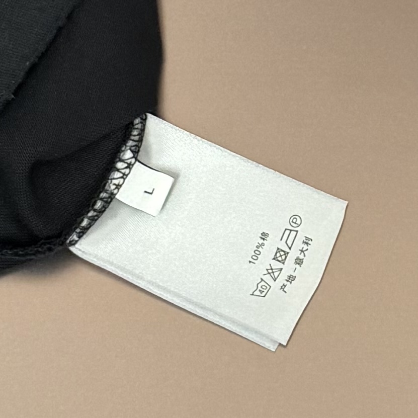 Dior 品牌：Dior迪奥 25SS最新 Dior贴布刺绣工艺短袖T恤，品牌元素标志性刺绣Logo 彰显品牌魅力