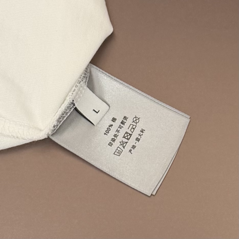 Dior 品牌：Dior迪奥 25SS最新 Dior贴布刺绣工艺短袖T恤，品牌元素标志性刺绣Logo 彰显品牌魅力