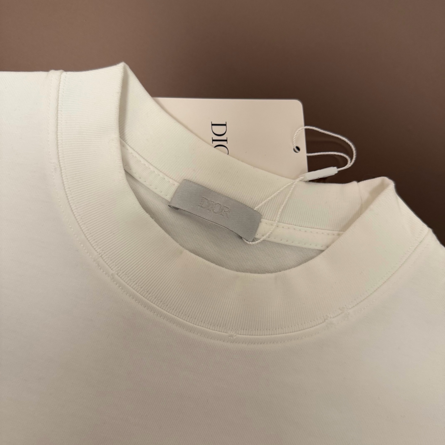 Dior 品牌：Dior迪奥 25SS最新 Dior贴布刺绣工艺短袖T恤，品牌元素标志性刺绣Logo 彰显品牌魅力