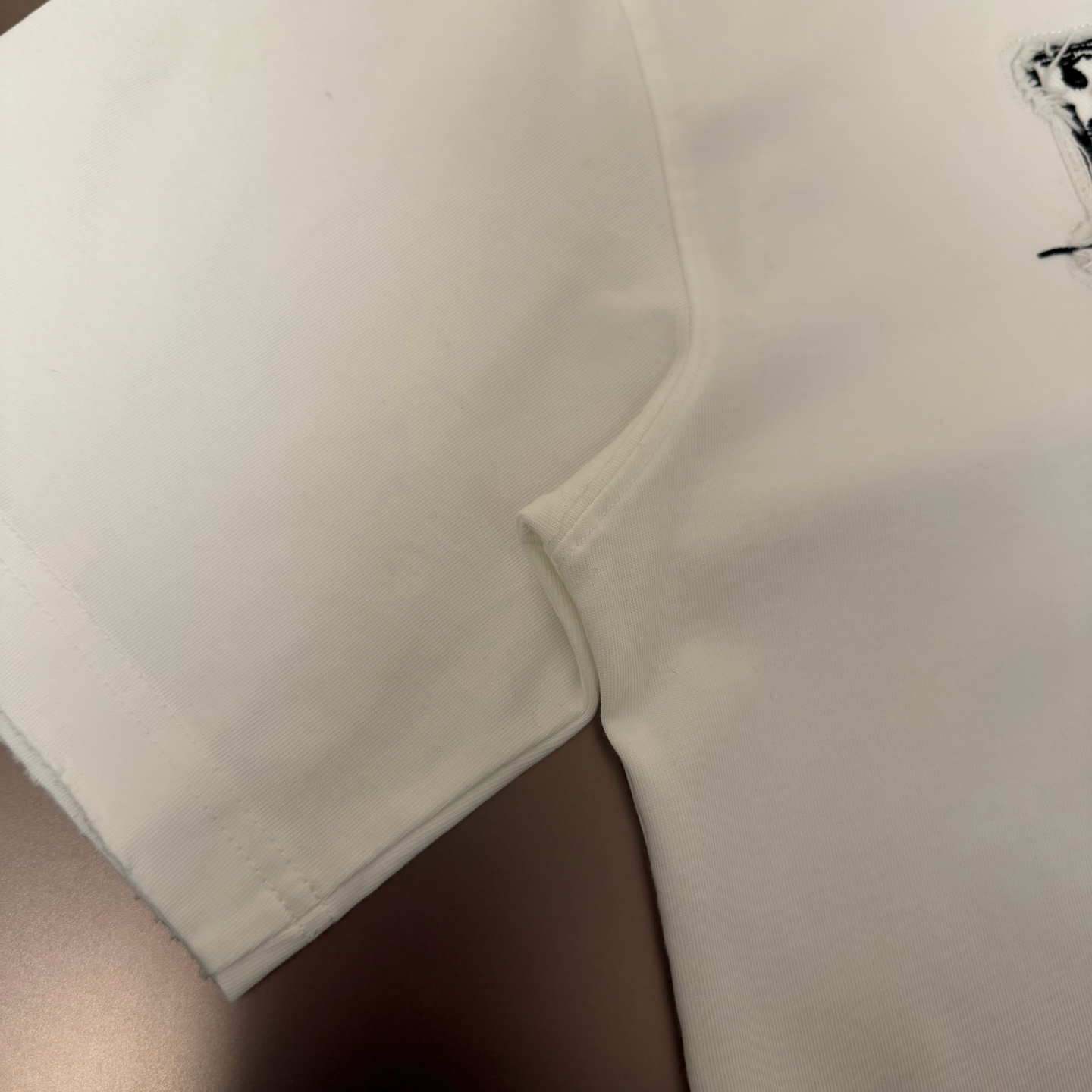 Dior 品牌：Dior迪奥 25SS最新 Dior贴布刺绣工艺短袖T恤，品牌元素标志性刺绣Logo 彰显品牌魅力