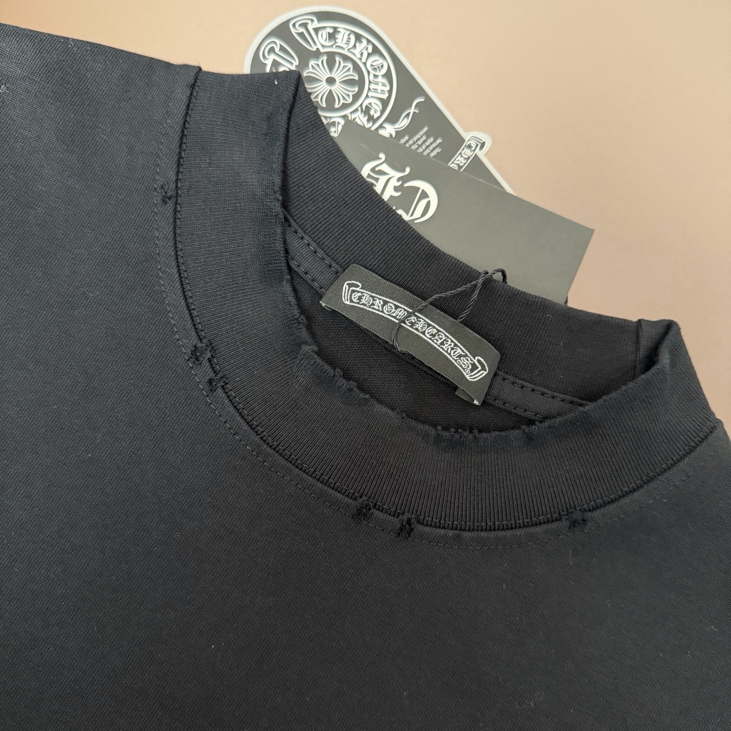 Chrome Hearts 品牌：克罗心 25SS最新 贴布刺绣3D立体图案品牌元素标志性品牌 胸前 Logo字母贴布刺绣工艺短袖T恤