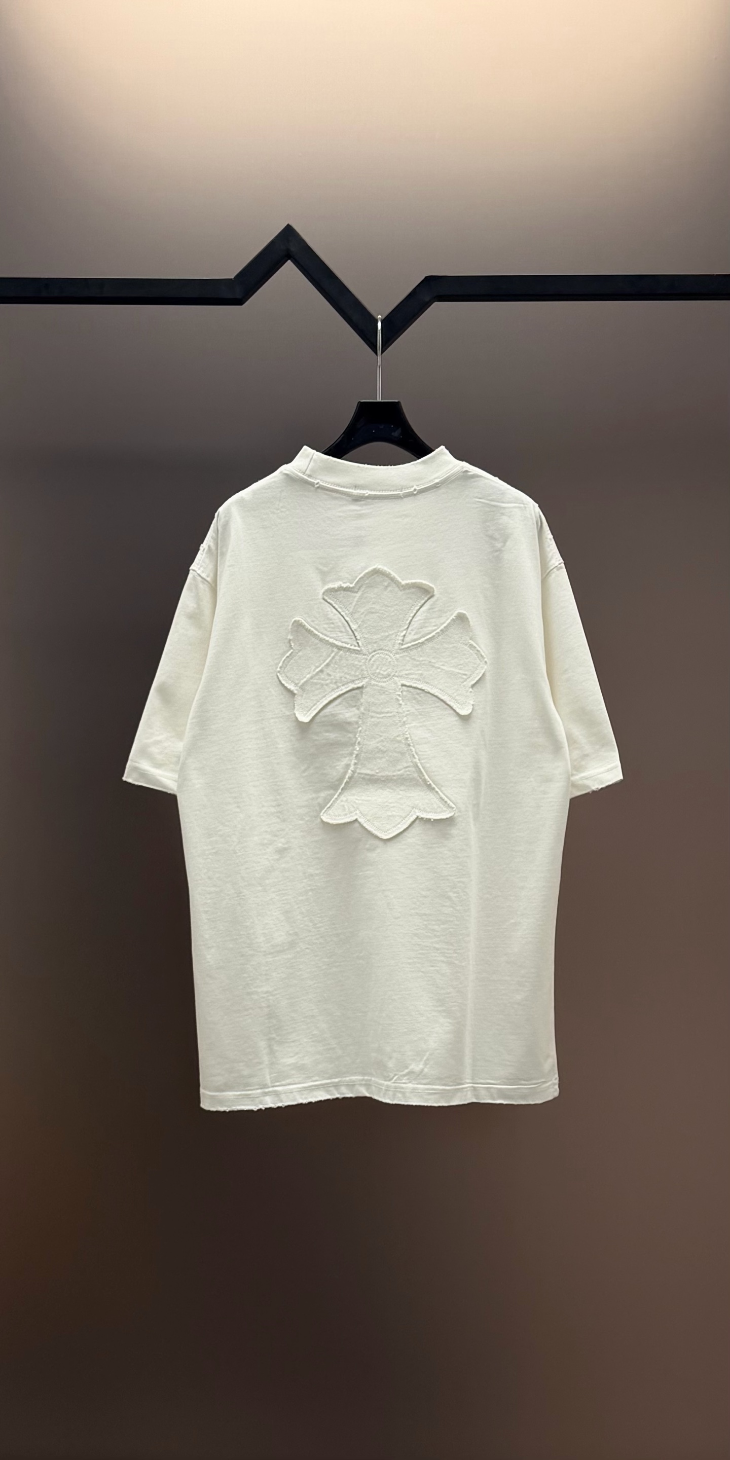 Chrome Hearts 品牌：克罗心 25SS最新 双针车线领口刺绣立体大Logo图案品牌元素标志性品牌后背大Logo字母贴布刺绣工艺短袖T恤