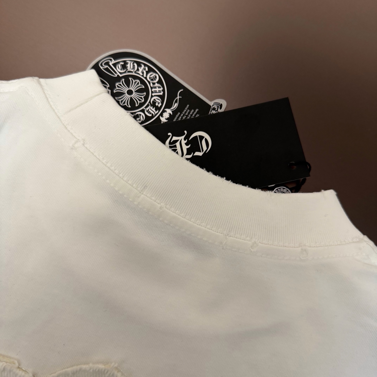 Chrome Hearts 品牌：克罗心 25SS最新 双针车线领口刺绣立体大Logo图案品牌元素标志性品牌后背大Logo字母贴布刺绣工艺短袖T恤