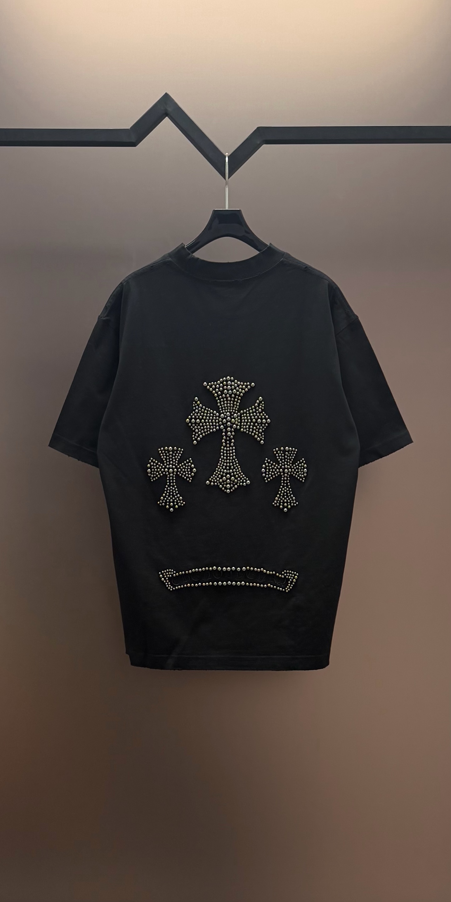 Chrome Hearts 品牌：克罗心 25SS最新 CH立体感珍珠烫钻刺绣品牌元素标志性 Logo珍珠烫钻刺绣工艺短袖T恤，彰显品牌魅力