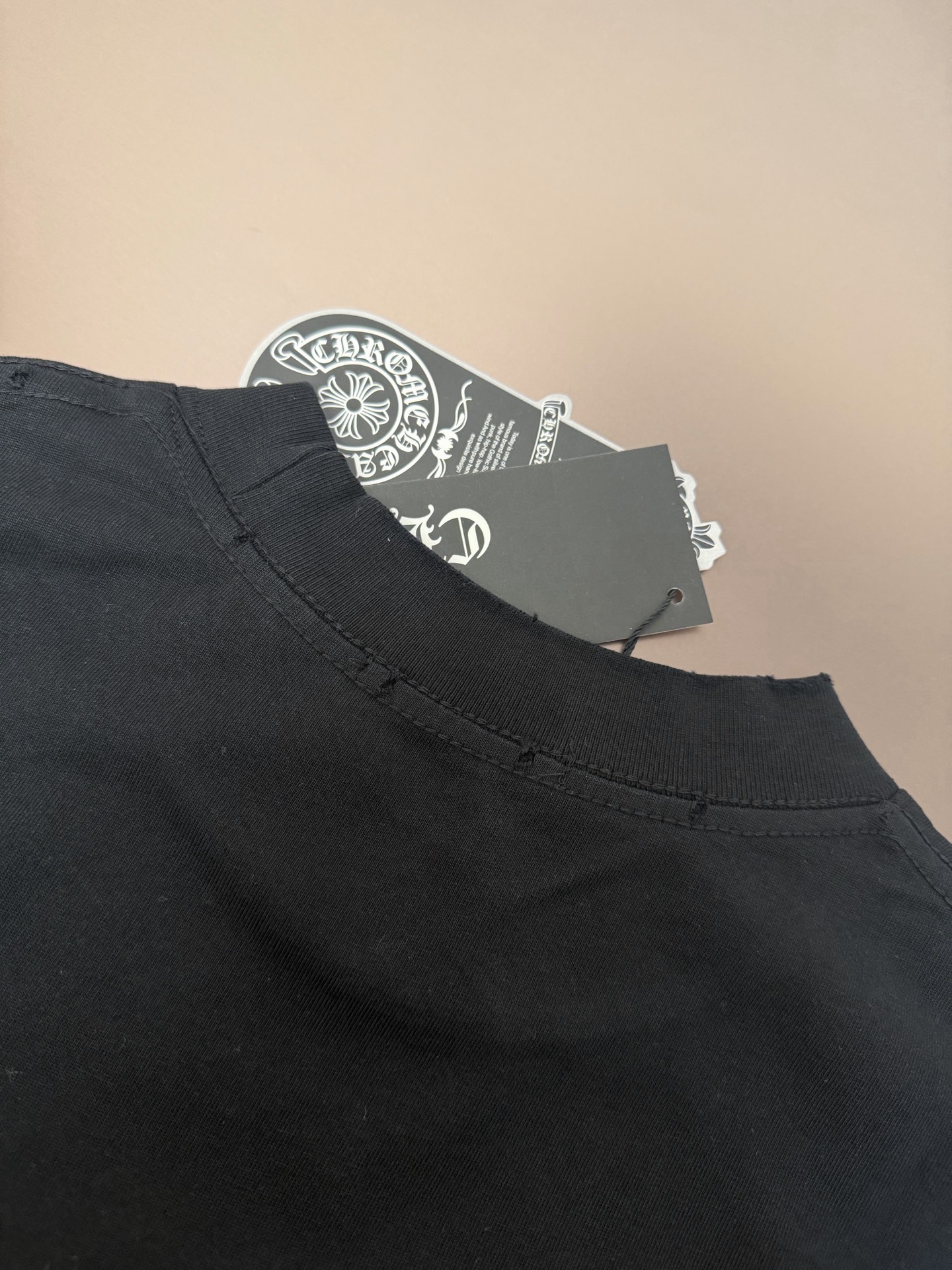 Chrome Hearts 品牌：克罗心 25SS最新 CH立体感珍珠烫钻刺绣品牌元素标志性 Logo珍珠烫钻刺绣工艺短袖T恤，彰显品牌魅力
