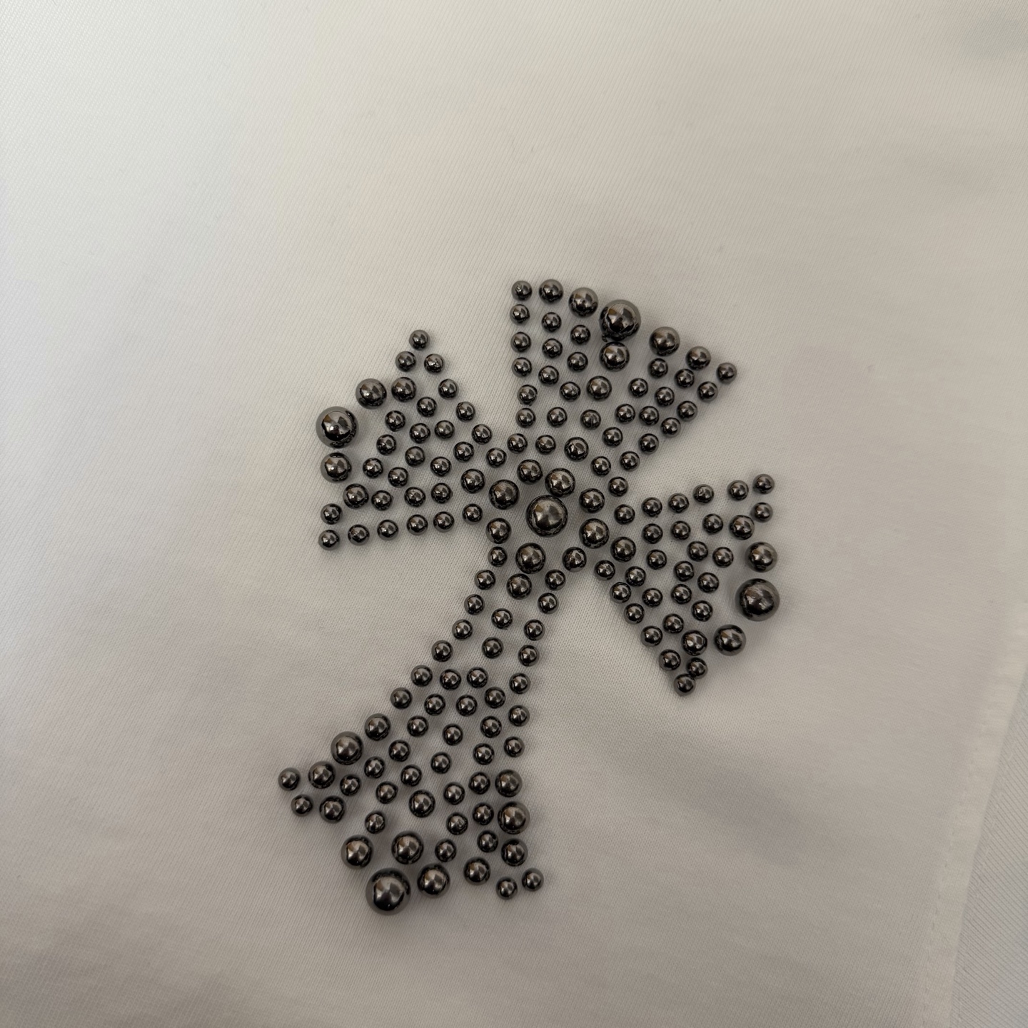Chrome Hearts 品牌：克罗心 25SS最新 CH立体感珍珠烫钻刺绣品牌元素标志性 Logo珍珠烫钻刺绣工艺短袖T恤，彰显品牌魅力