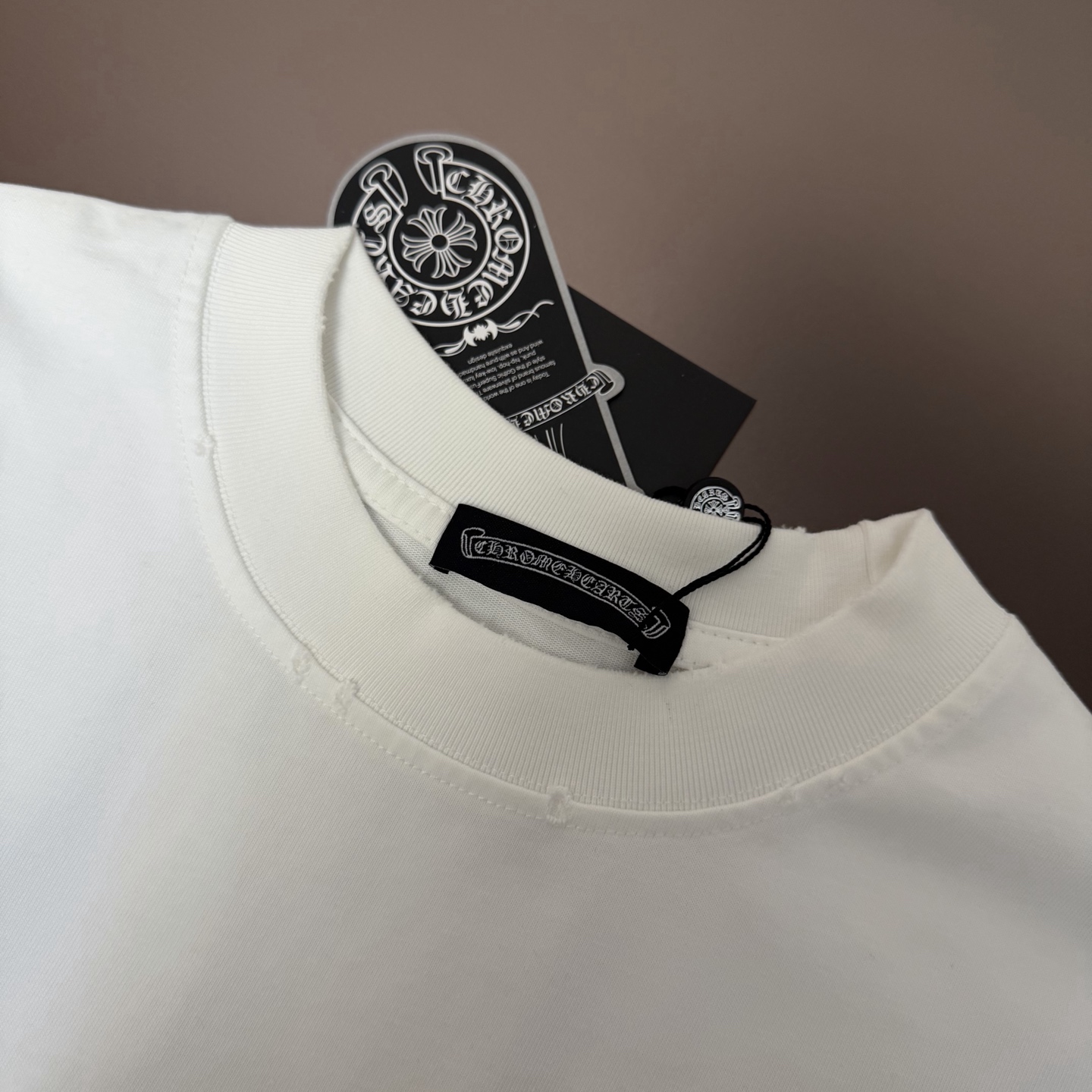 Chrome Hearts 品牌：克罗心 25SS最新 CH立体感珍珠烫钻刺绣品牌元素标志性 Logo珍珠烫钻刺绣工艺短袖T恤，彰显品牌魅力