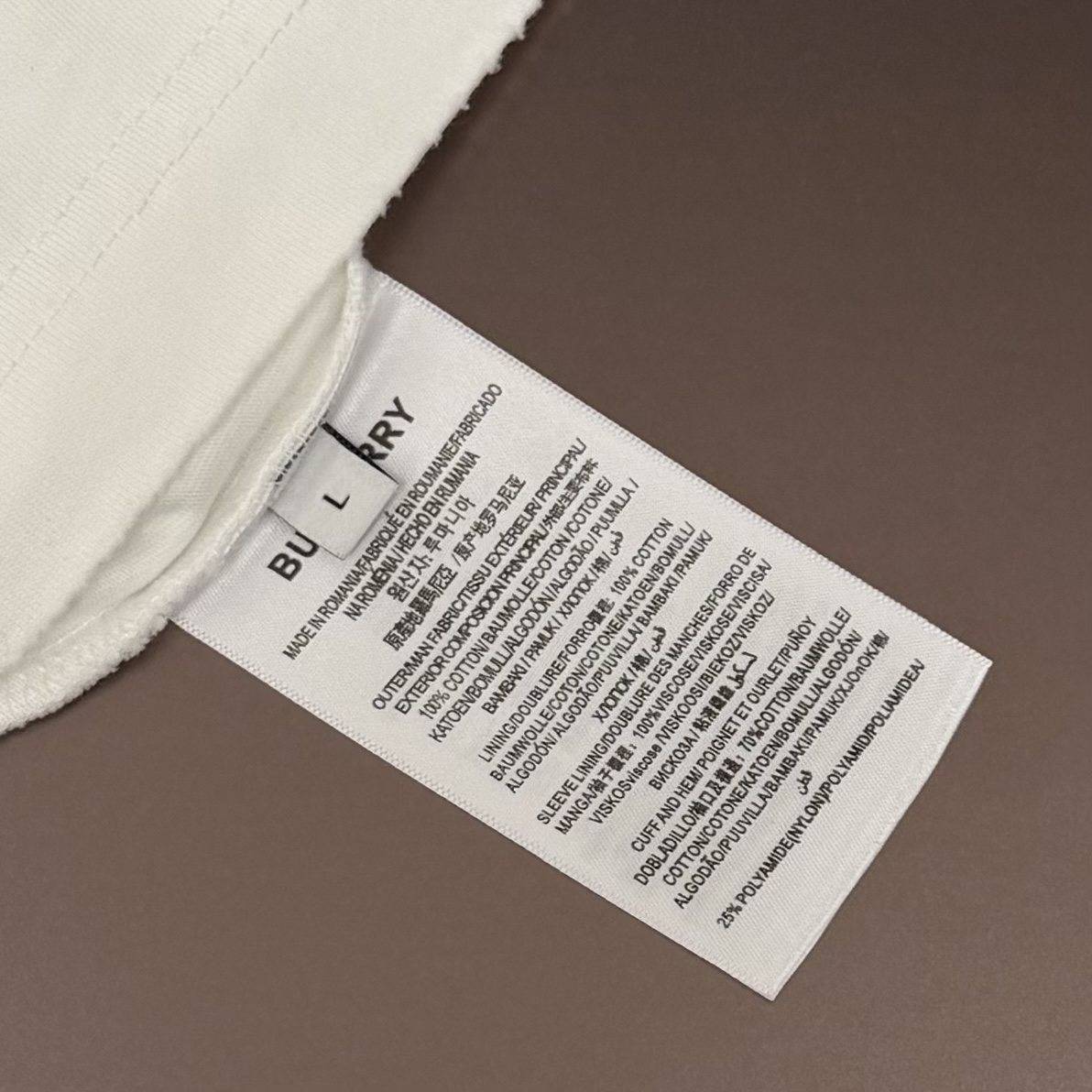 Burberry 品牌：BBR巴宝莉 26SS最新 BBR贴布刺绣工艺短袖T恤，品牌元素标志性刺绣Logo 彰显品牌魅力
